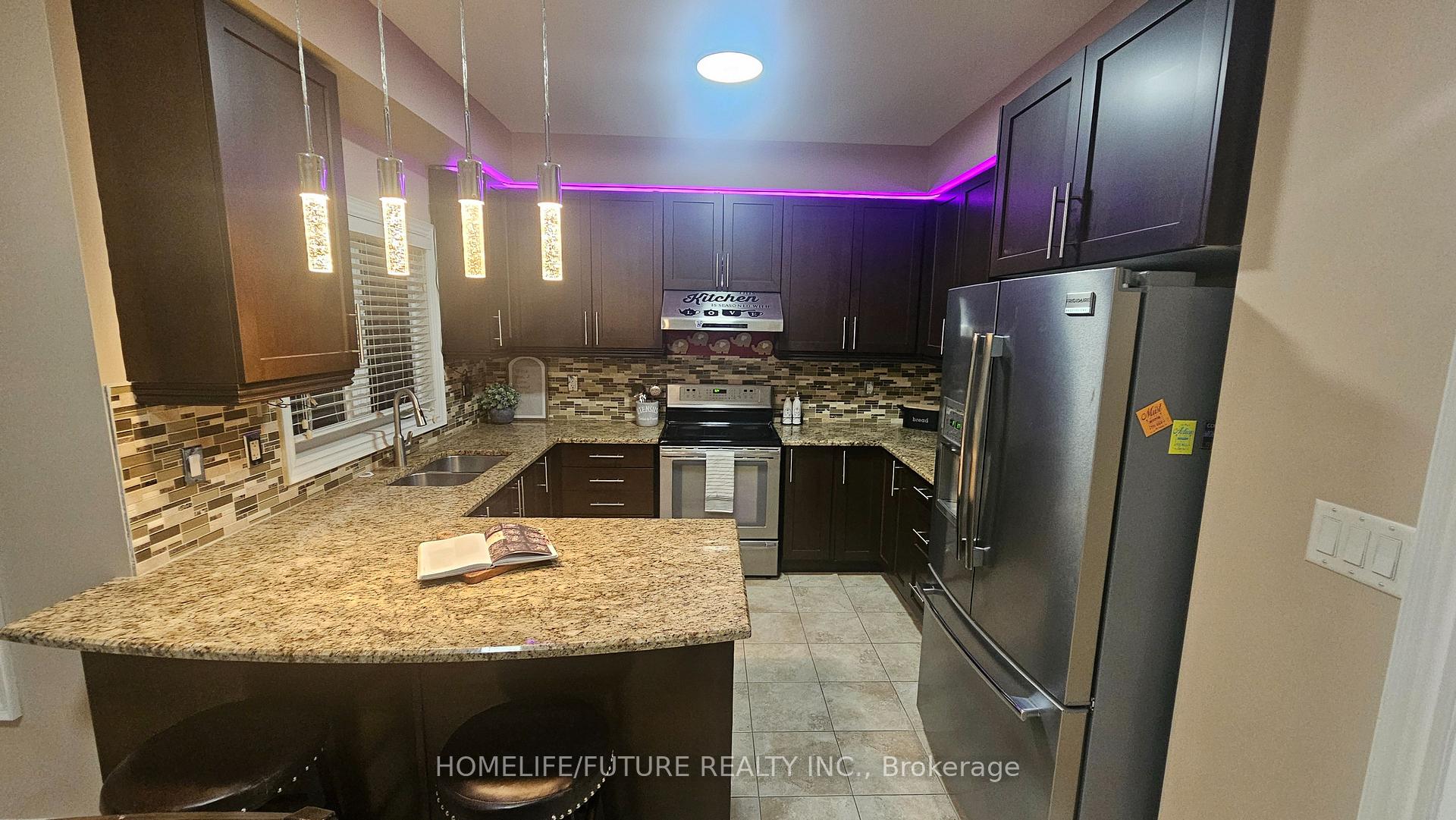 Photo 25 of 2076 Queensbury Drive, Oshawa, Taunton — HOMEH