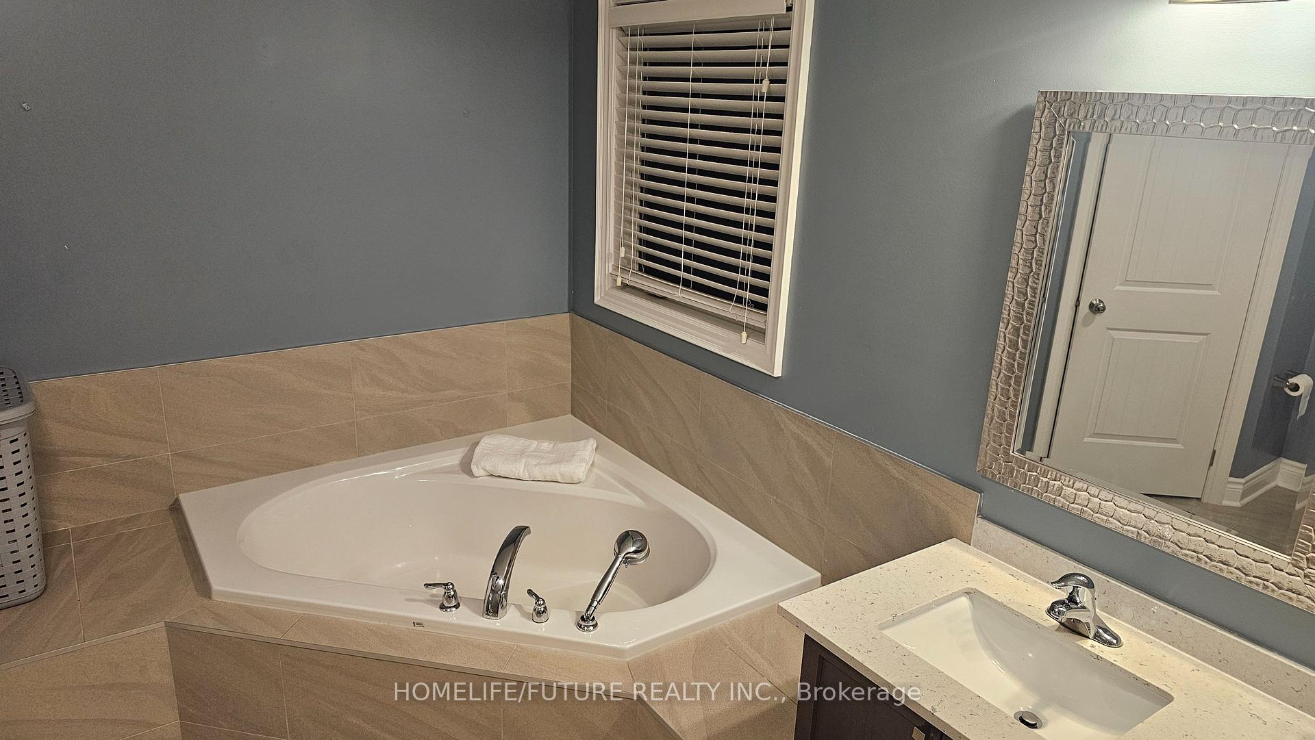 Photo 22 of 2076 Queensbury Drive, Oshawa, Taunton — HOMEH