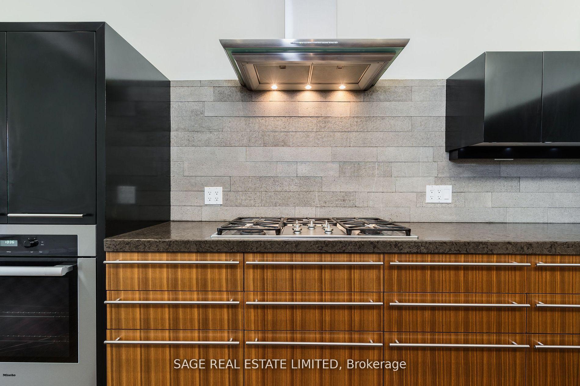 Photo 11 of 25 Bannockburn Avenue, Toronto, Bedford Park-Nortown — HOMEH