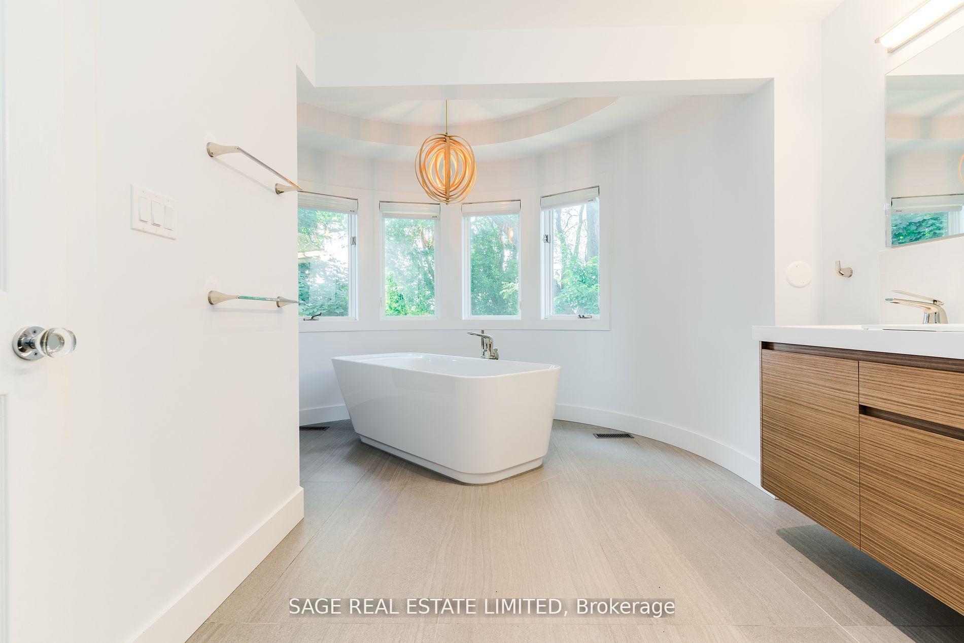 Photo 18 of 25 Bannockburn Avenue, Toronto, Bedford Park-Nortown — HOMEH