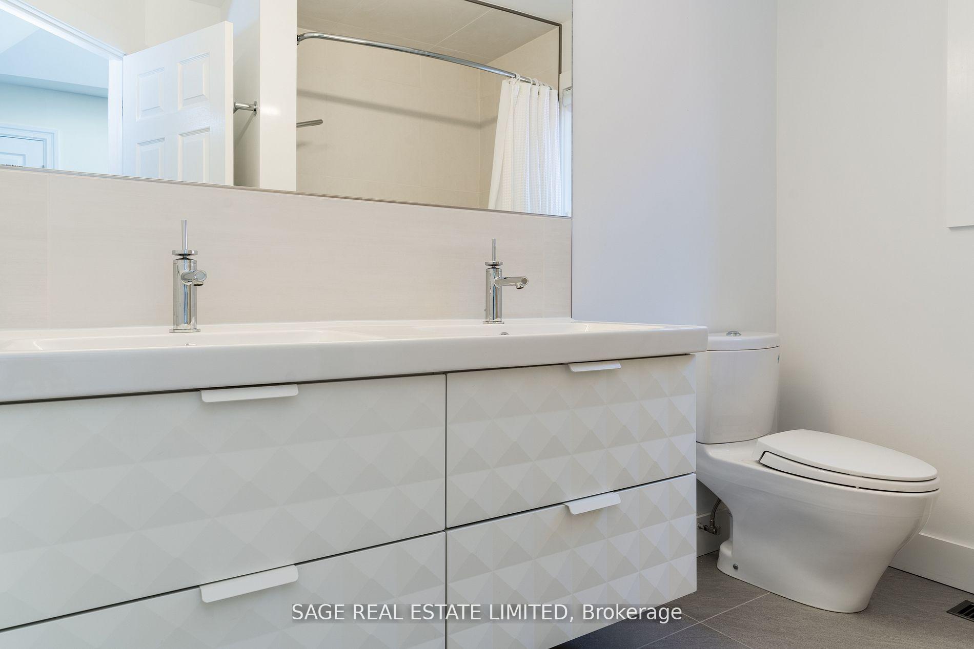 Photo 23 of 25 Bannockburn Avenue, Toronto, Bedford Park-Nortown — HOMEH