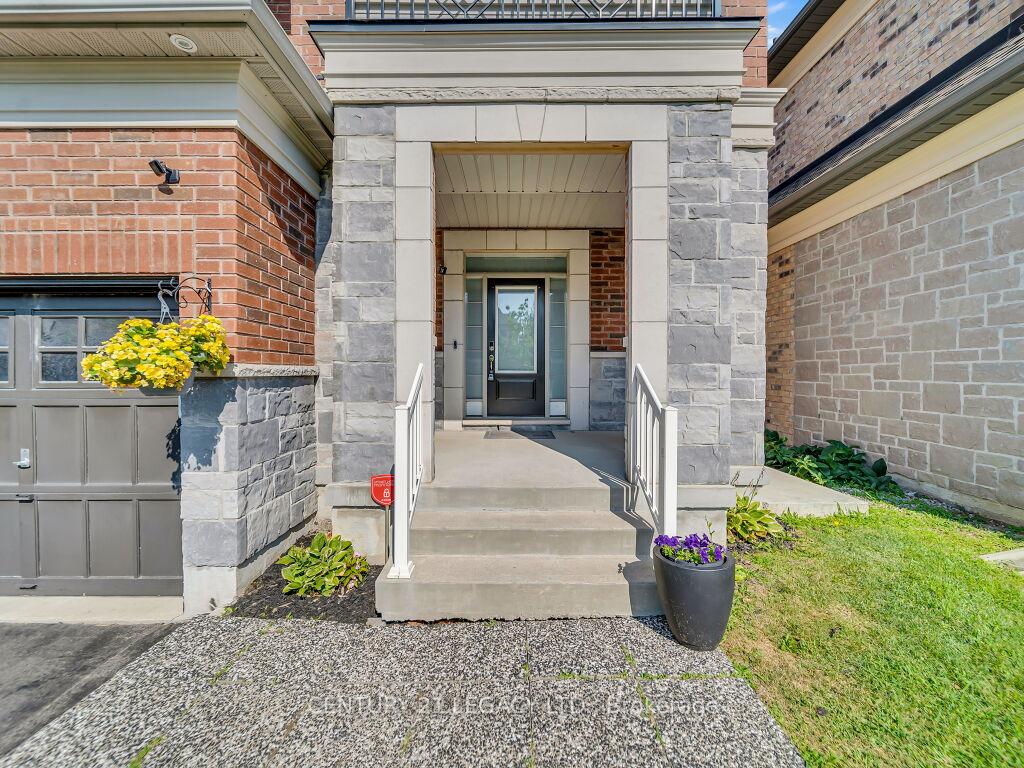 Photo 3 of 8 Covina Road, Brampton, Credit Valley — HOMEH