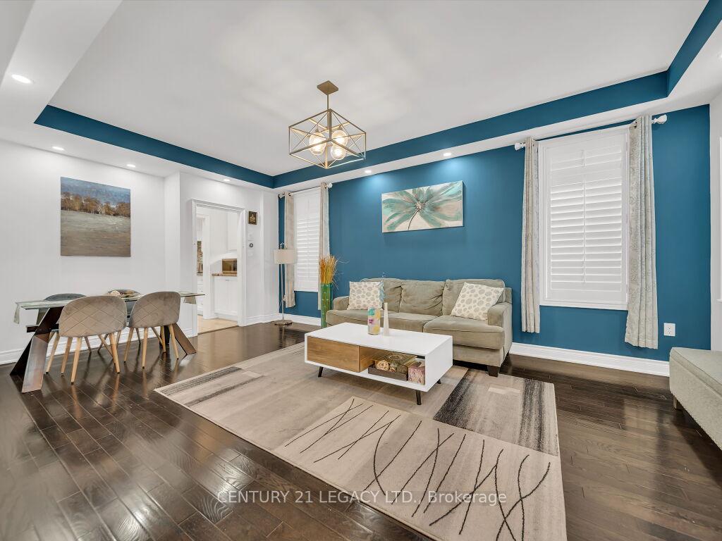 Photo 10 of 8 Covina Road, Brampton, Credit Valley — HOMEH