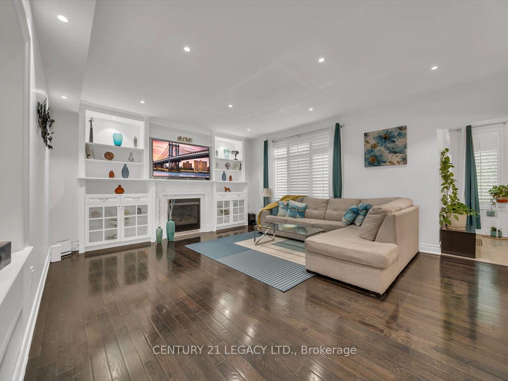 Photo 4 of 8 Covina Road, Brampton, Credit Valley — HOMEH