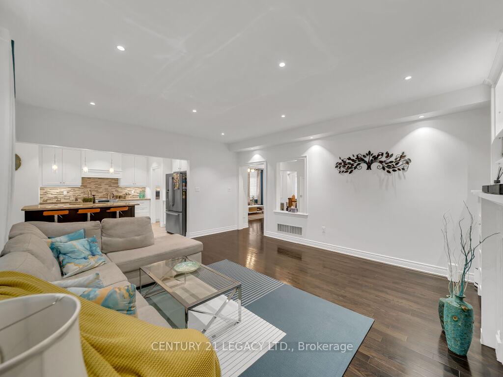 Photo 15 of 8 Covina Road, Brampton, Credit Valley — HOMEH