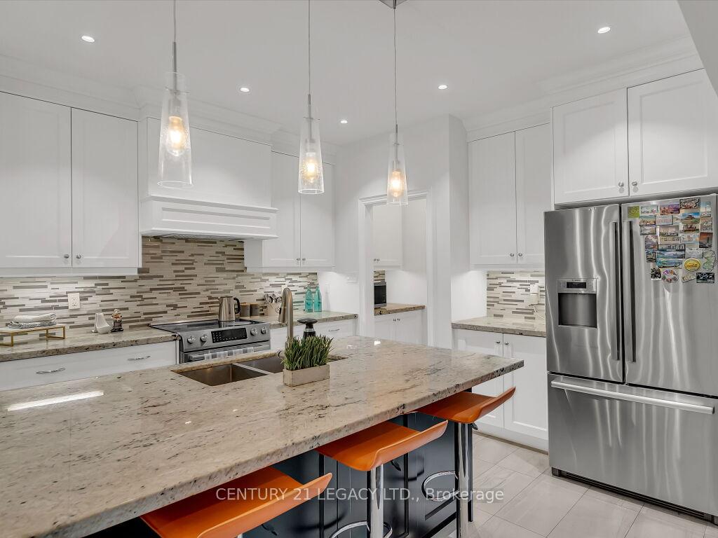 Photo 5 of 8 Covina Road, Brampton, Credit Valley — HOMEH