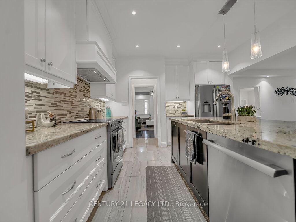 Photo 6 of 8 Covina Road, Brampton, Credit Valley — HOMEH