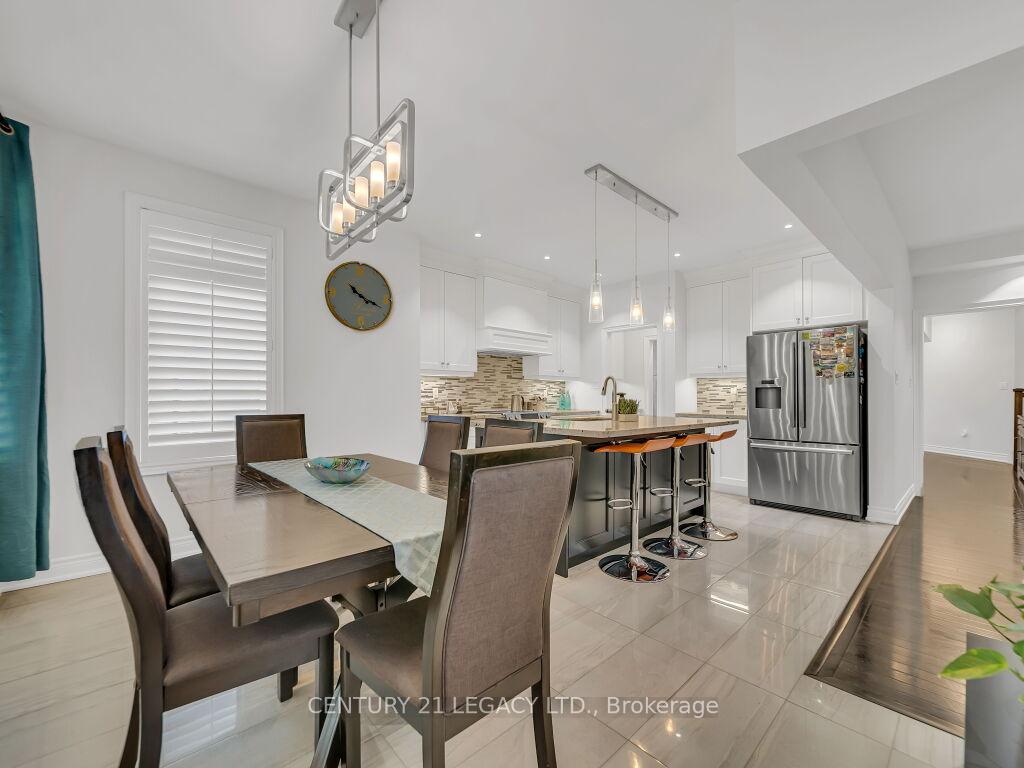 Photo 13 of 8 Covina Road, Brampton, Credit Valley — HOMEH