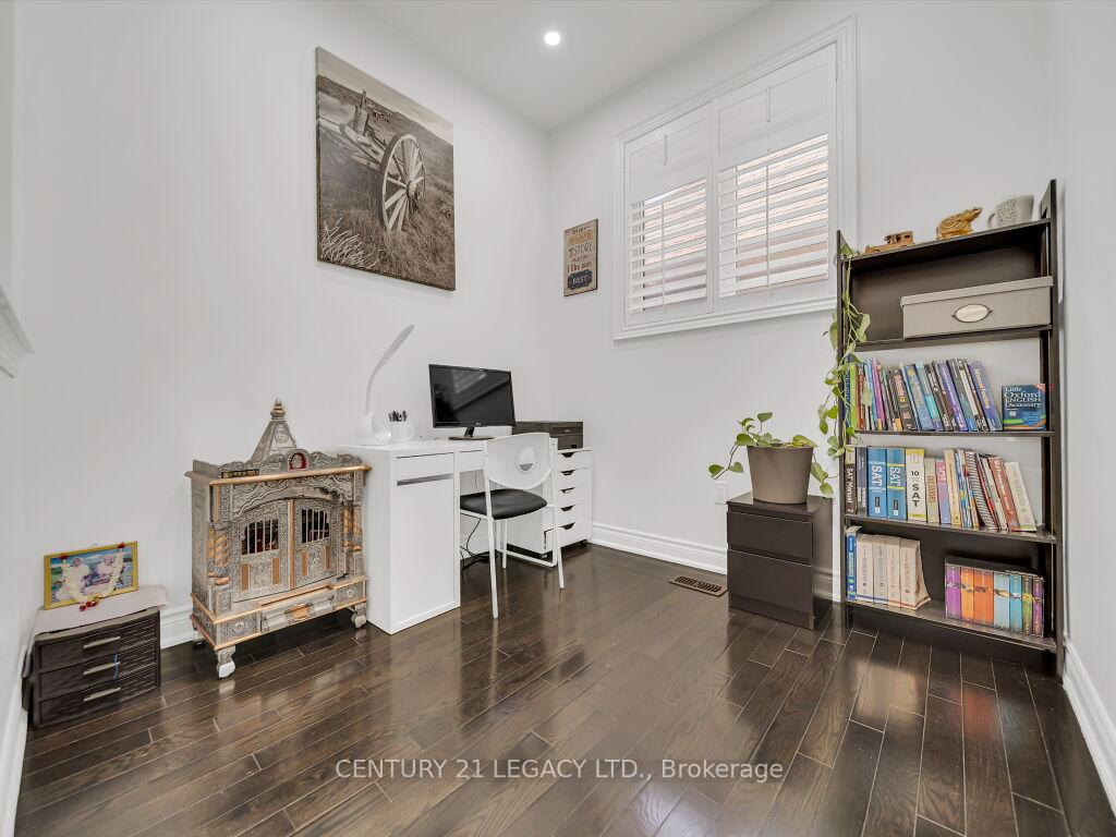 Photo 30 of 8 Covina Road, Brampton, Credit Valley — HOMEH