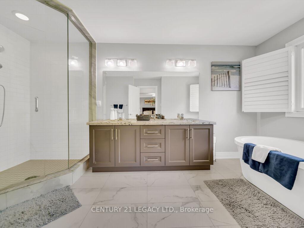 Photo 33 of 8 Covina Road, Brampton, Credit Valley — HOMEH