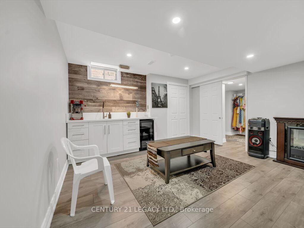 Photo 39 of 8 Covina Road, Brampton, Credit Valley — HOMEH