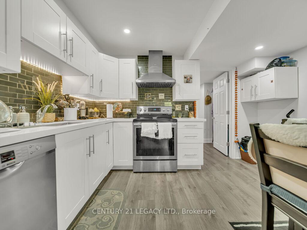 Photo 34 of 8 Covina Road, Brampton, Credit Valley — HOMEH