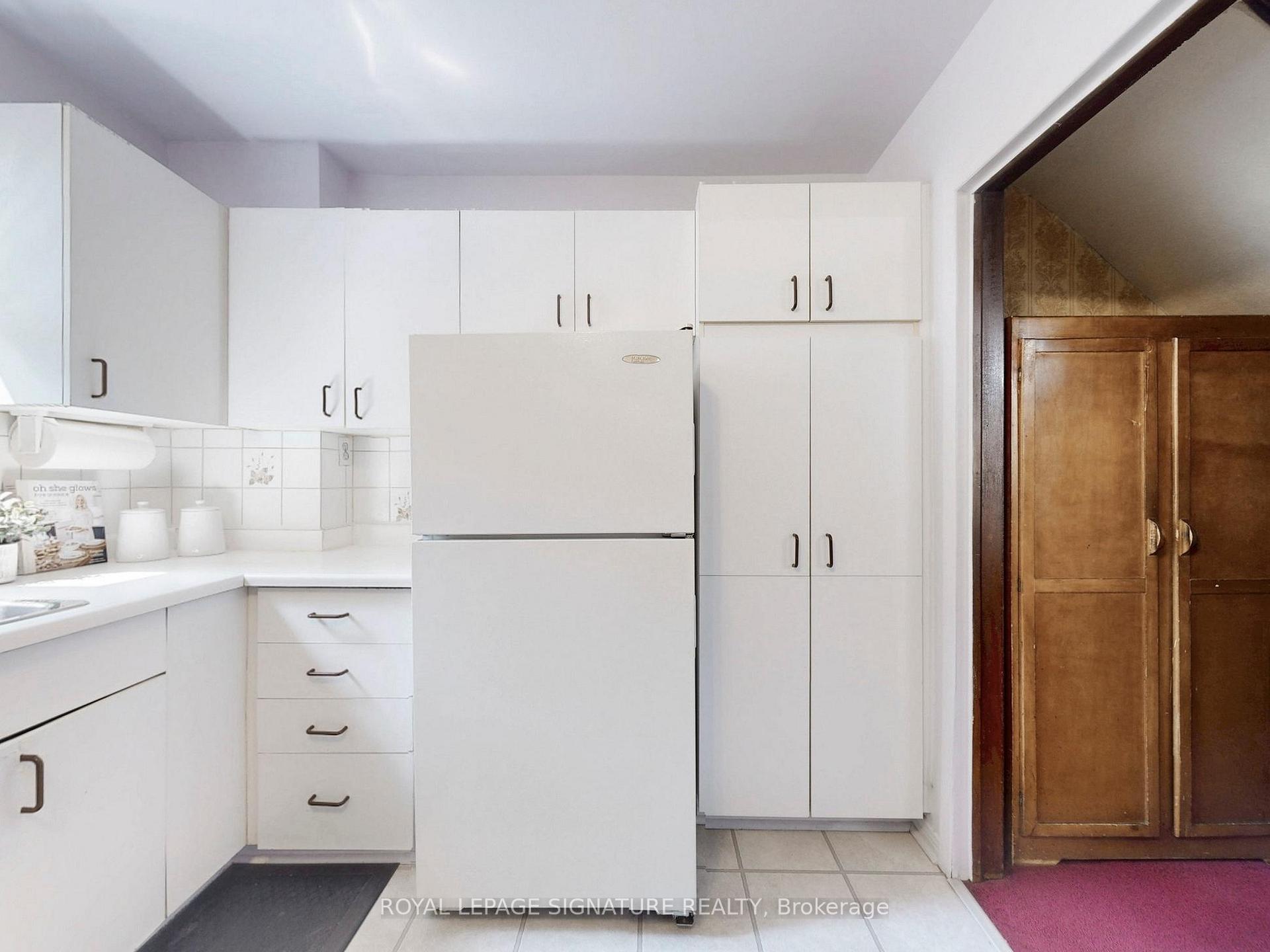 Photo 13 of 153 Castlefield Avenue, Toronto, Yonge-Eglinton — HOMEH