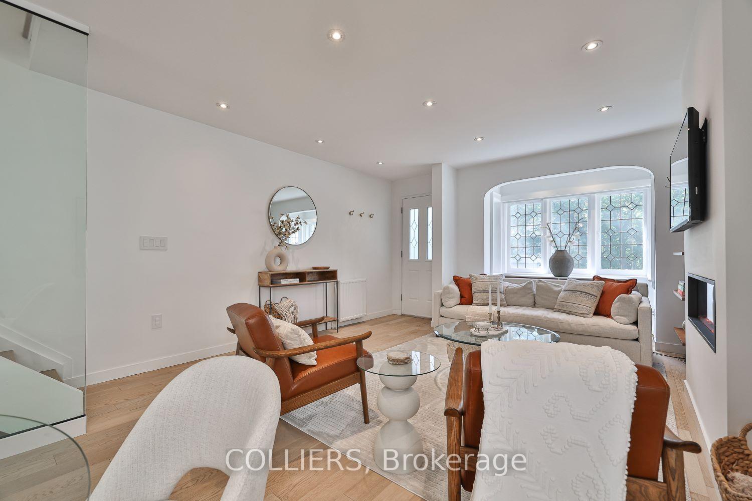 Photo 2 of 380 Old Orchard Grove, Toronto, Bedford Park-Nortown — HOMEH