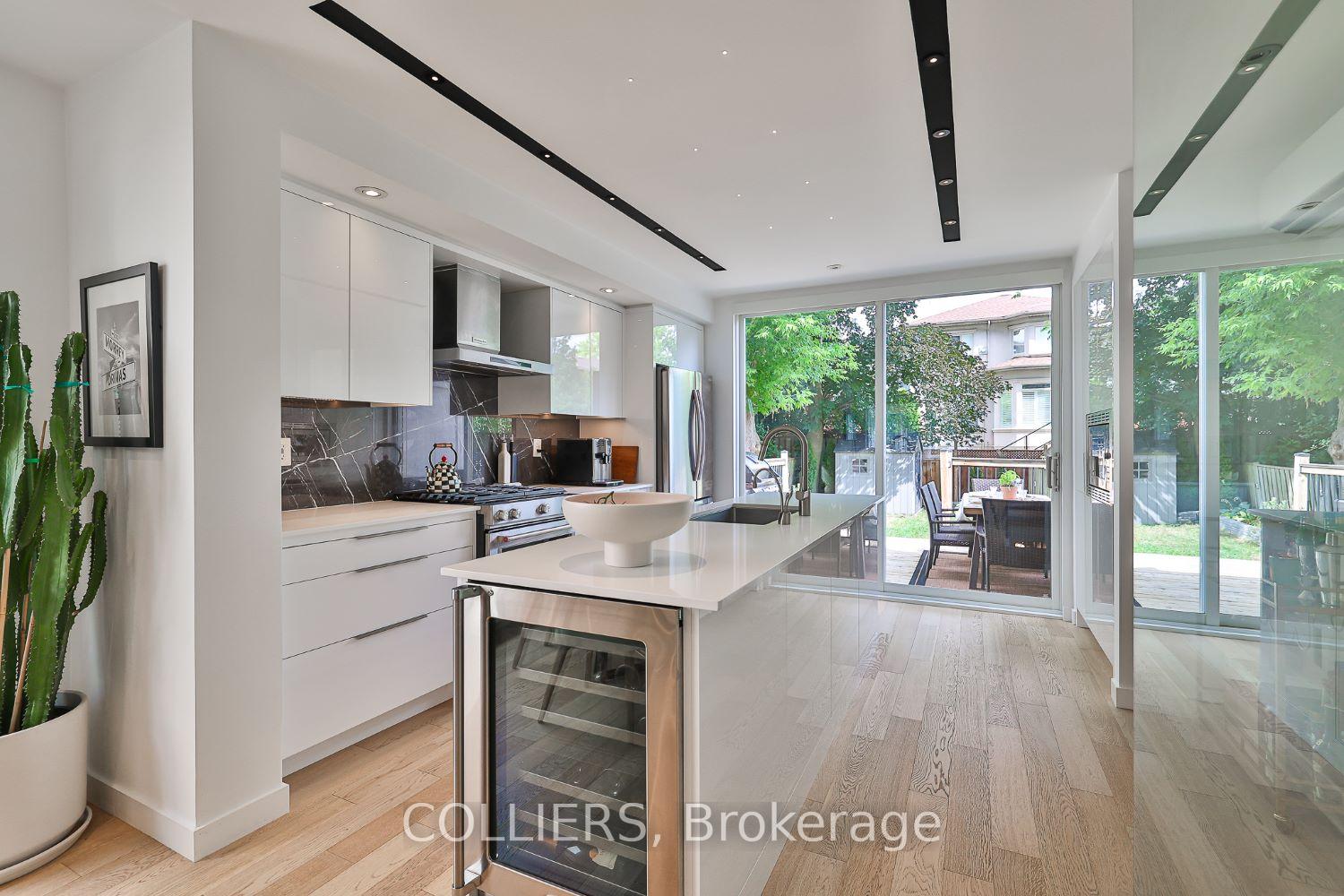 Photo 14 of 380 Old Orchard Grove, Toronto, Bedford Park-Nortown — HOMEH