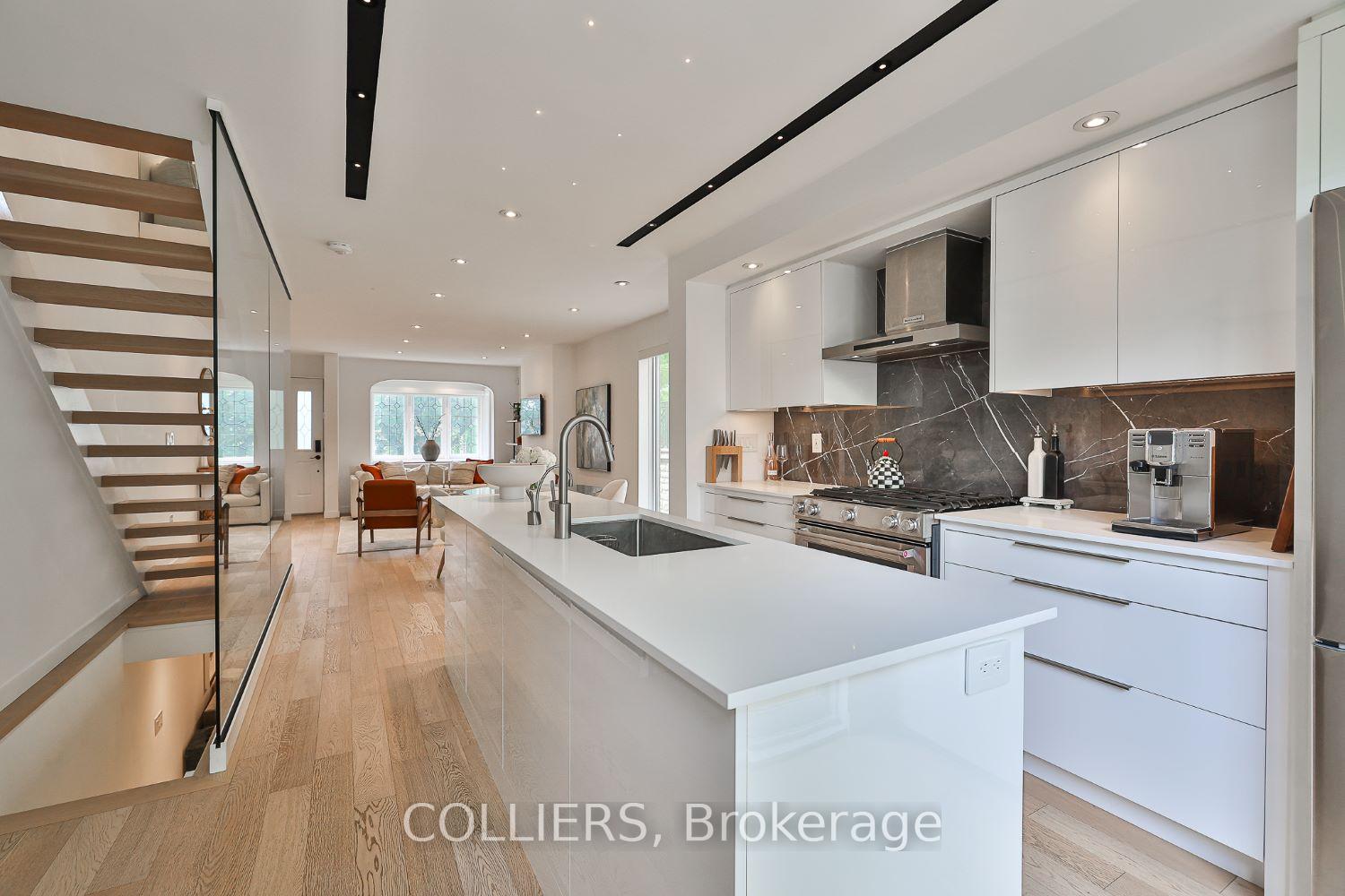Photo 5 of 380 Old Orchard Grove, Toronto, Bedford Park-Nortown — HOMEH