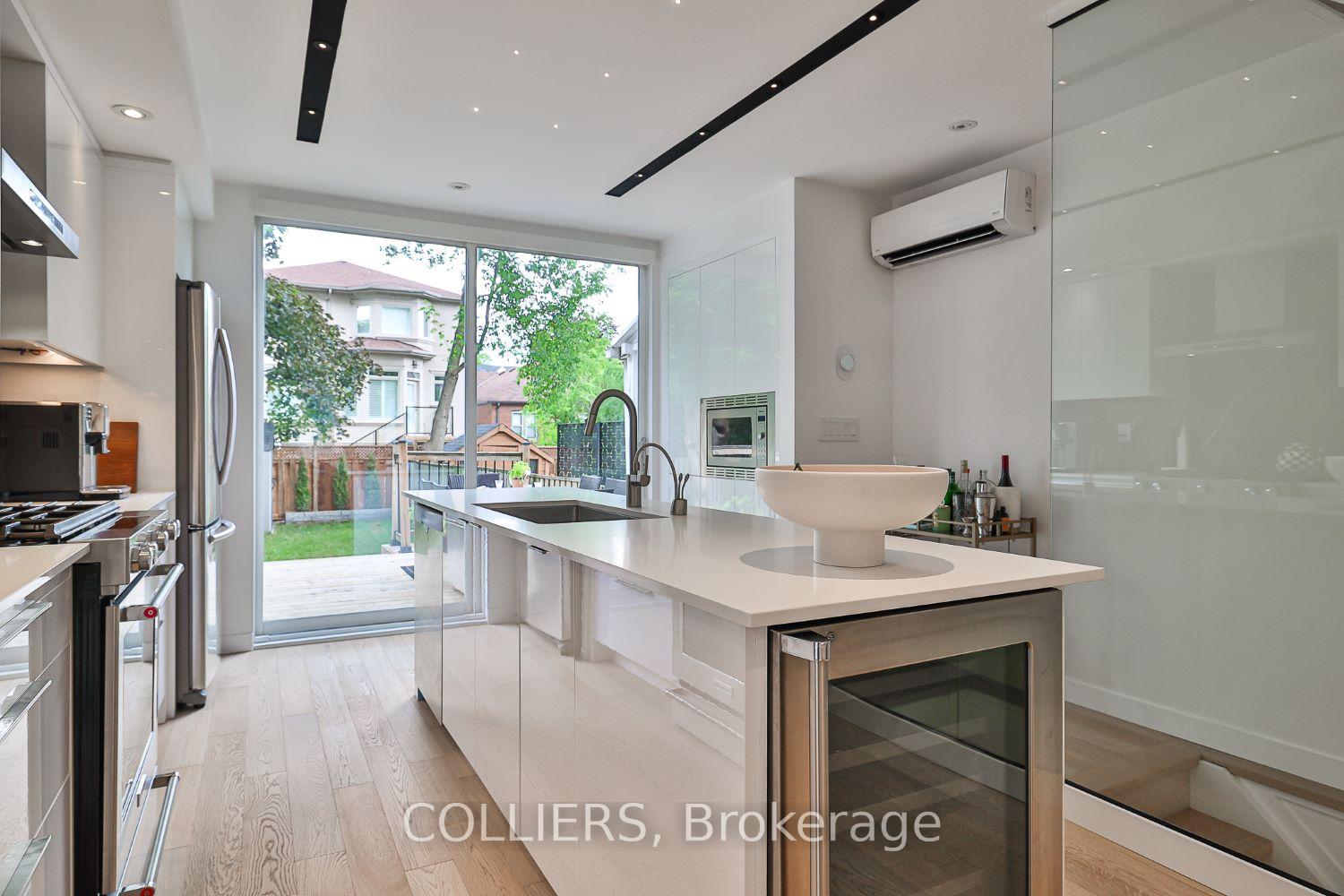 Photo 17 of 380 Old Orchard Grove, Toronto, Bedford Park-Nortown — HOMEH