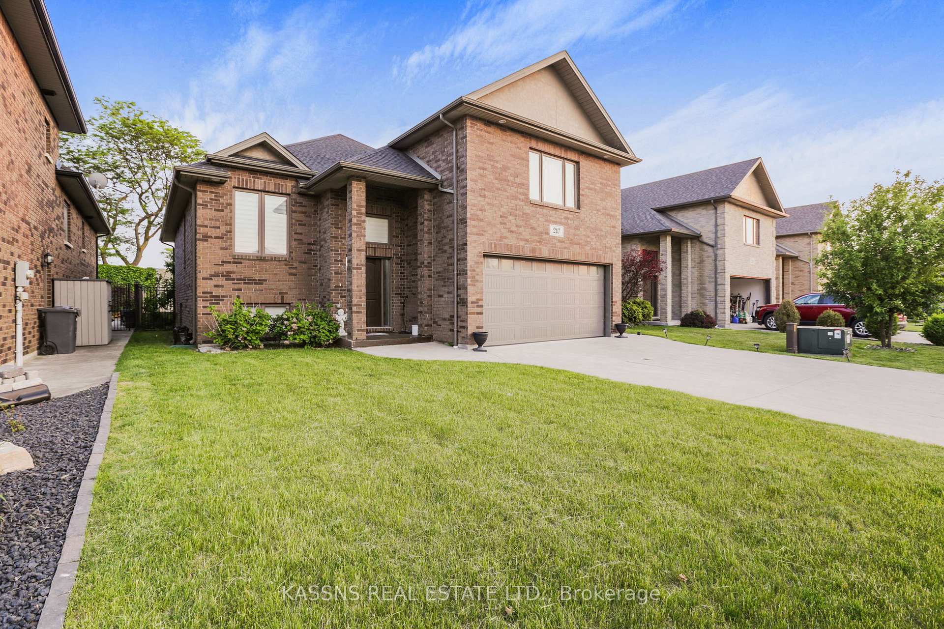 Photo 23 of 217 Branton Crescent, Lakeshore — HOMEH