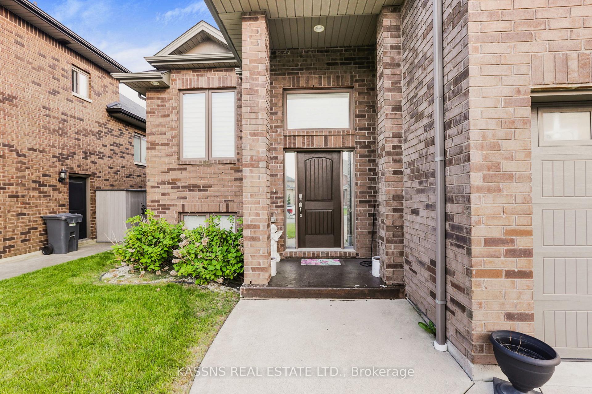 Photo 27 of 217 Branton Crescent, Lakeshore — HOMEH