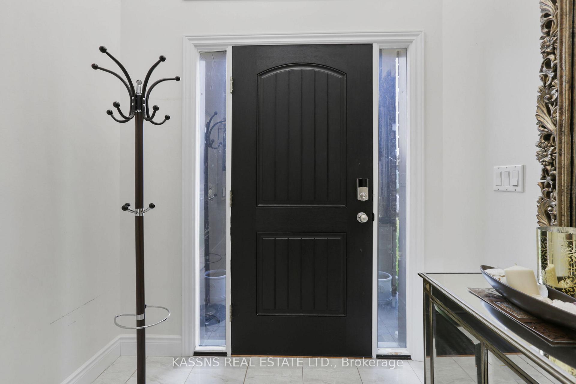 Photo 5 of 217 Branton Crescent, Lakeshore — HOMEH
