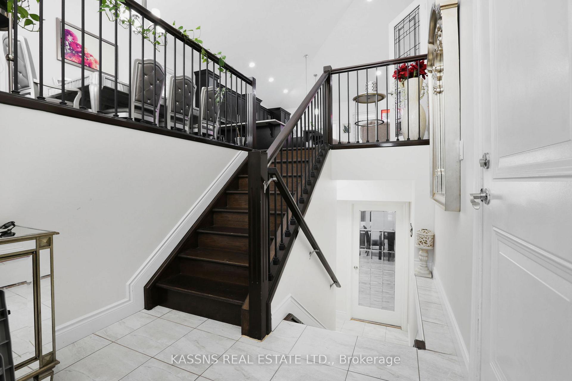 Photo 7 of 217 Branton Crescent, Lakeshore — HOMEH