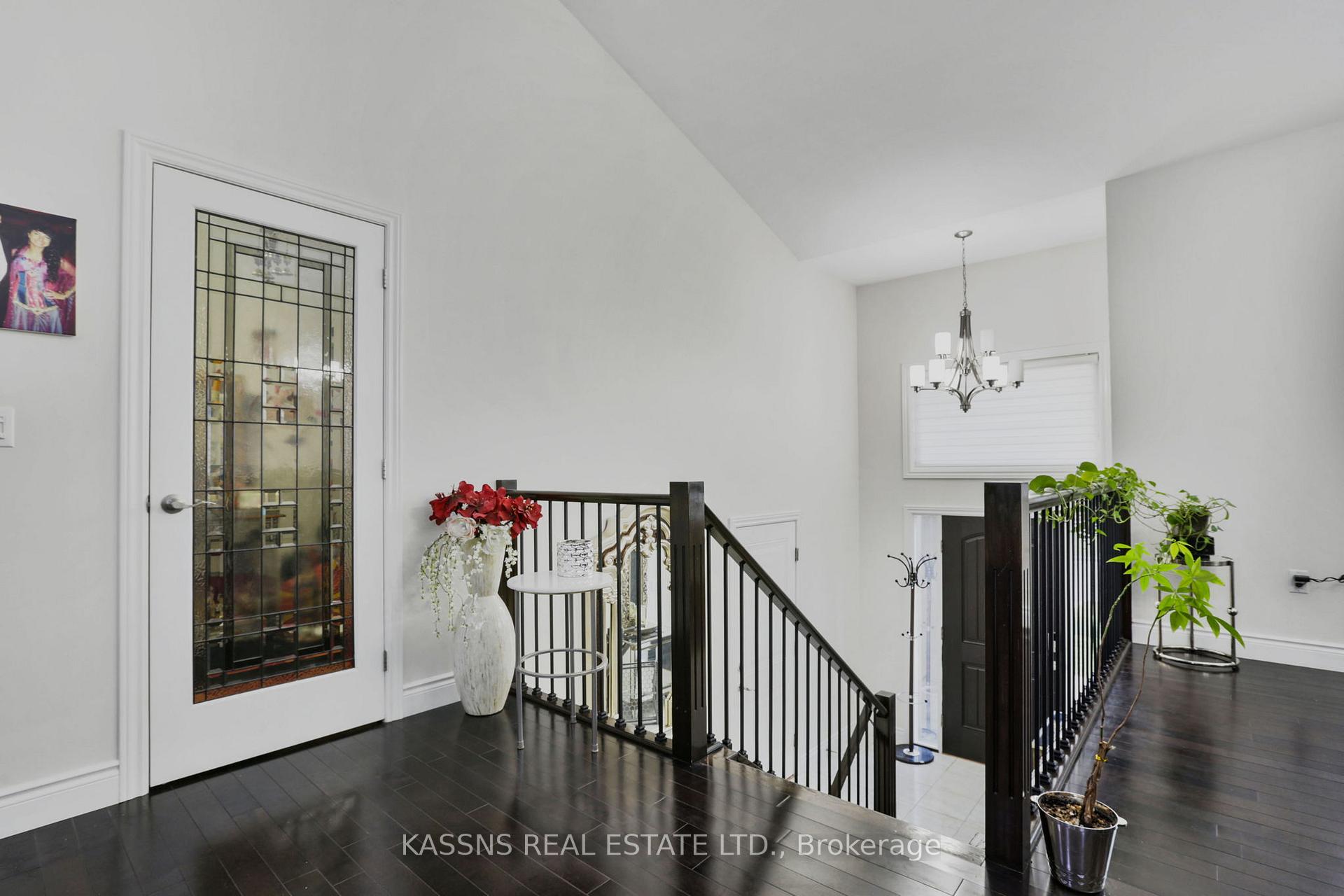 Photo 9 of 217 Branton Crescent, Lakeshore — HOMEH