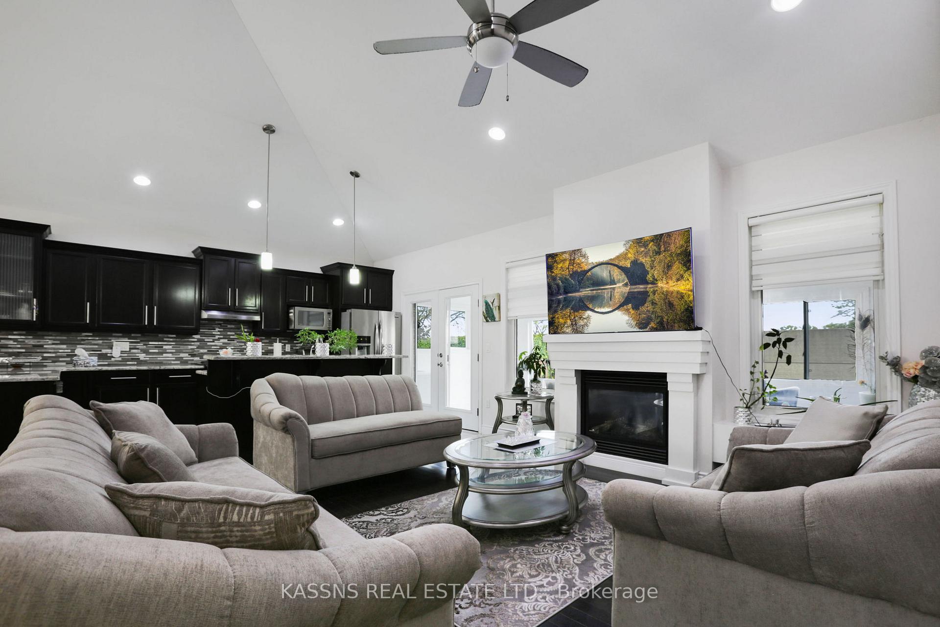 Photo 31 of 217 Branton Crescent, Lakeshore — HOMEH