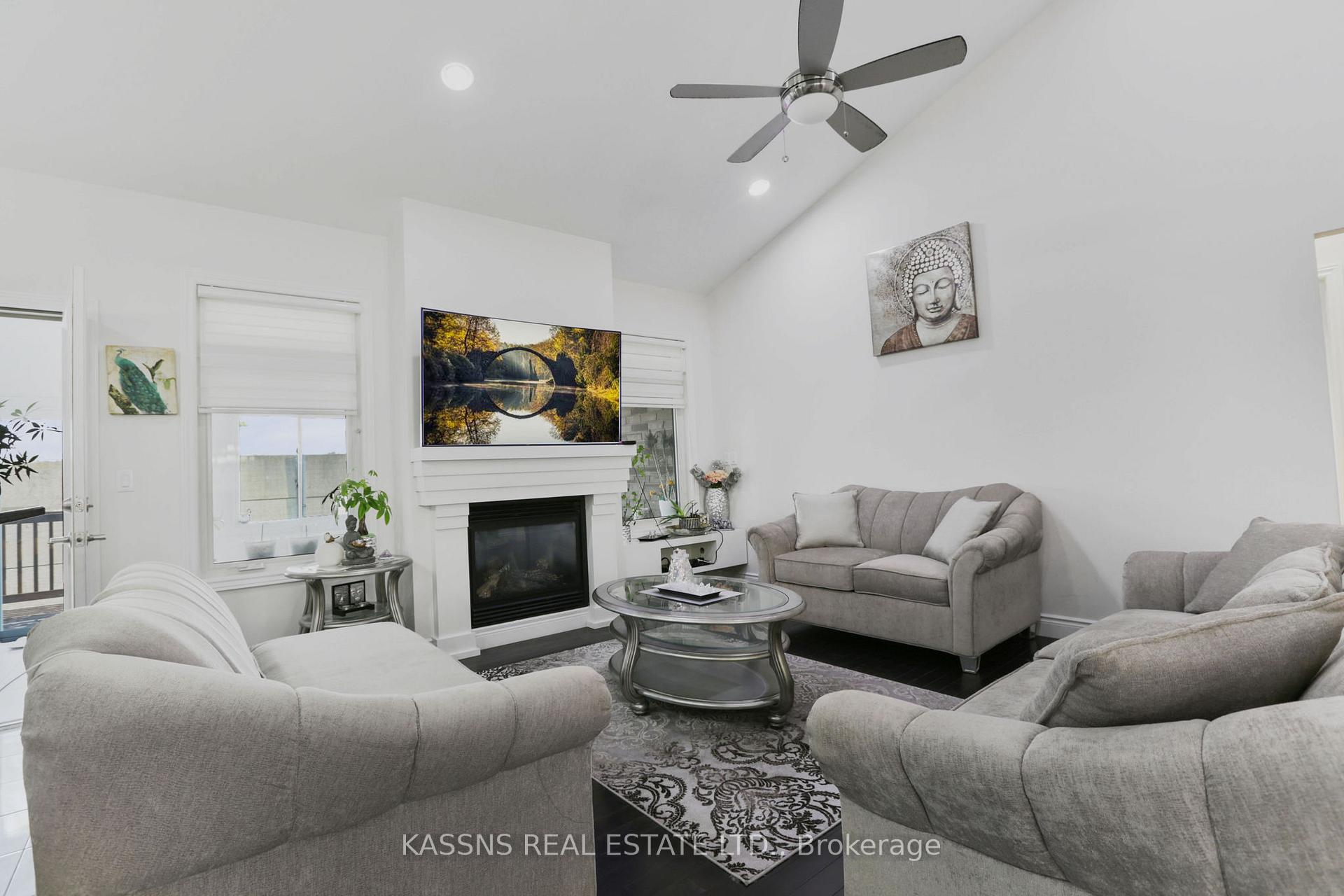 Photo 16 of 217 Branton Crescent, Lakeshore — HOMEH