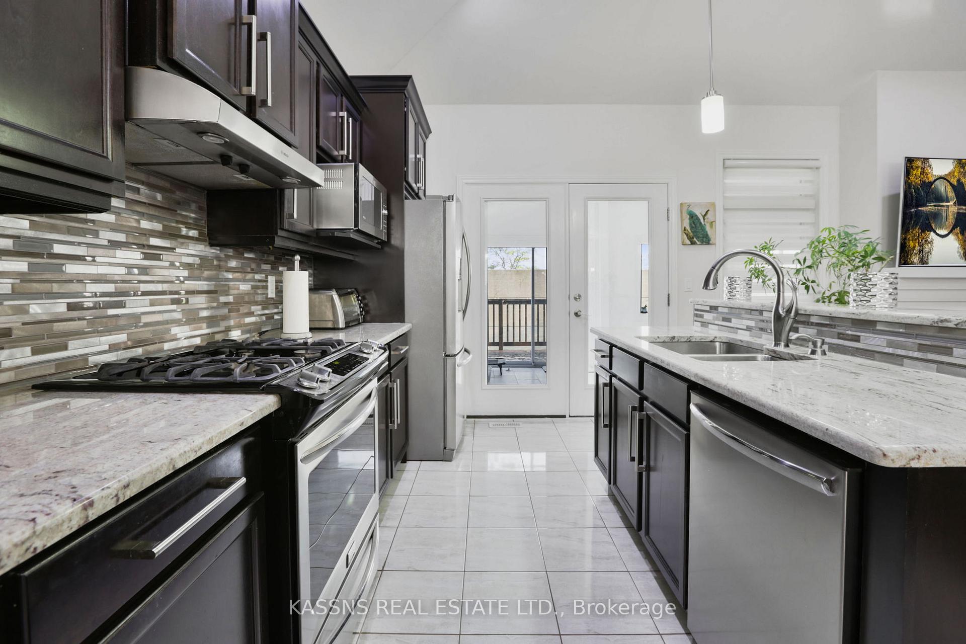 Photo 3 of 217 Branton Crescent, Lakeshore — HOMEH