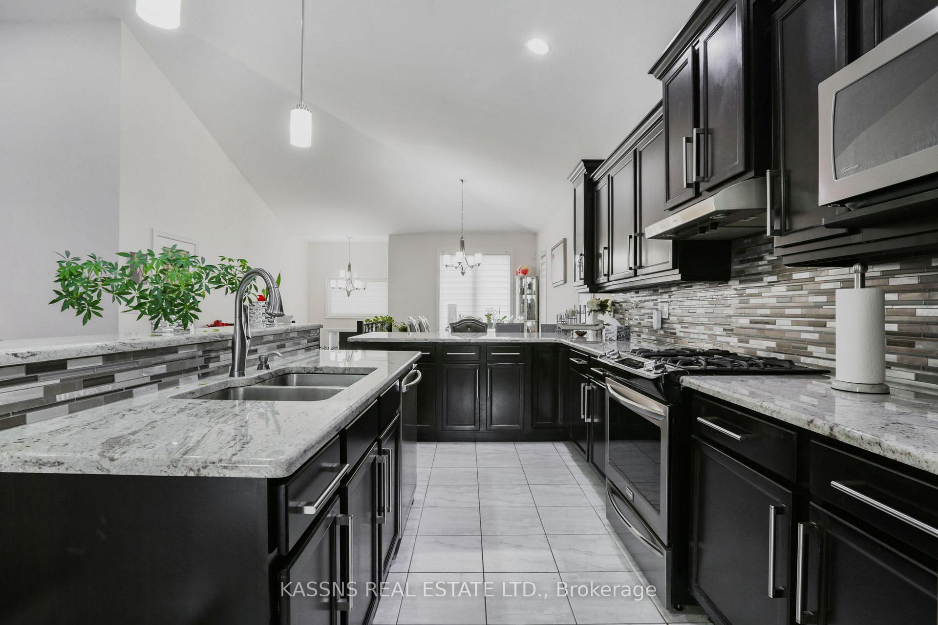 Photo 24 of 217 Branton Crescent, Lakeshore — HOMEH