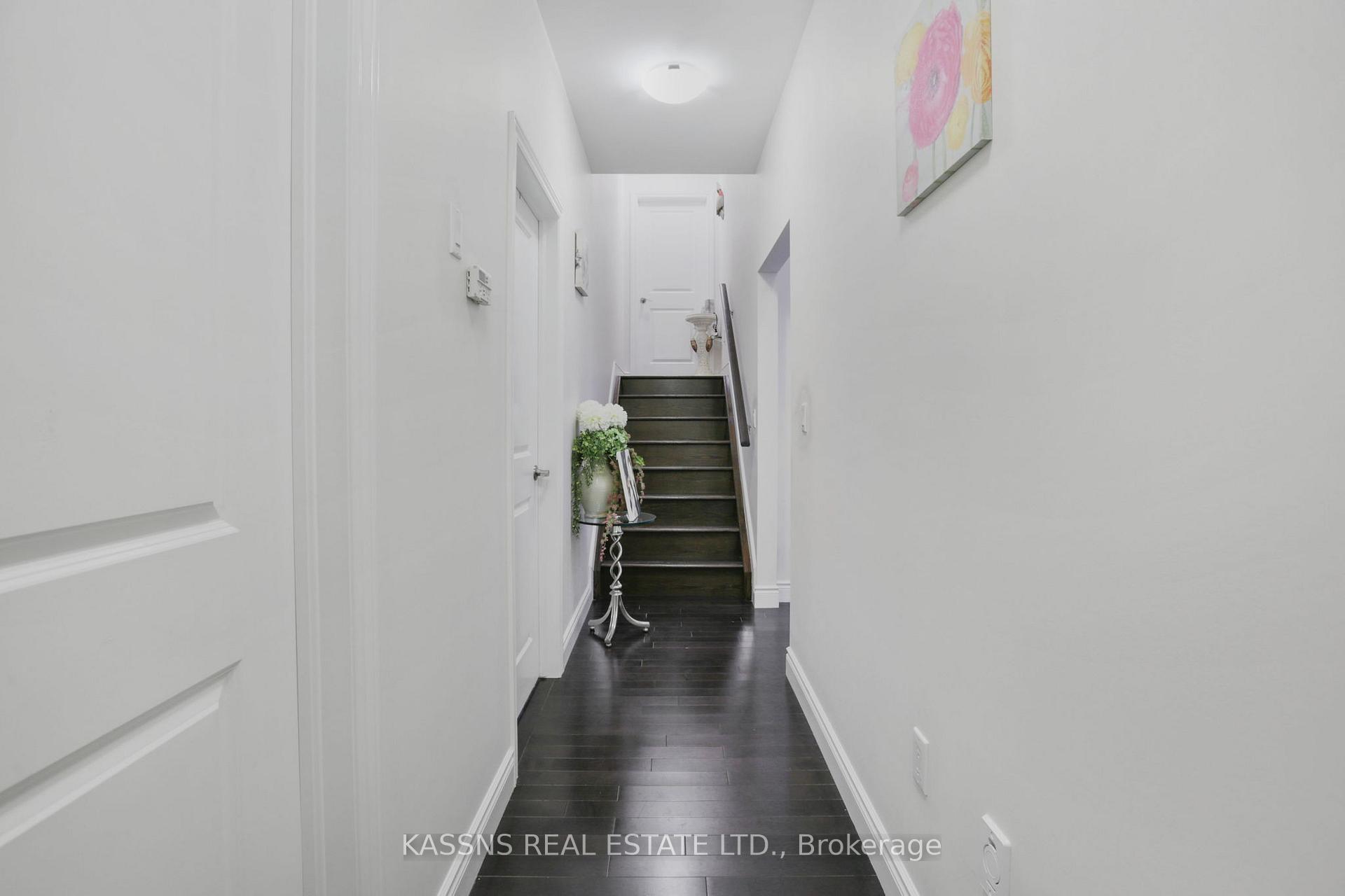 Photo 18 of 217 Branton Crescent, Lakeshore — HOMEH