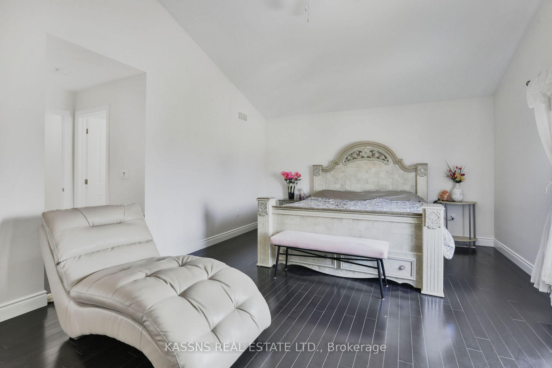 Photo 30 of 217 Branton Crescent, Lakeshore — HOMEH
