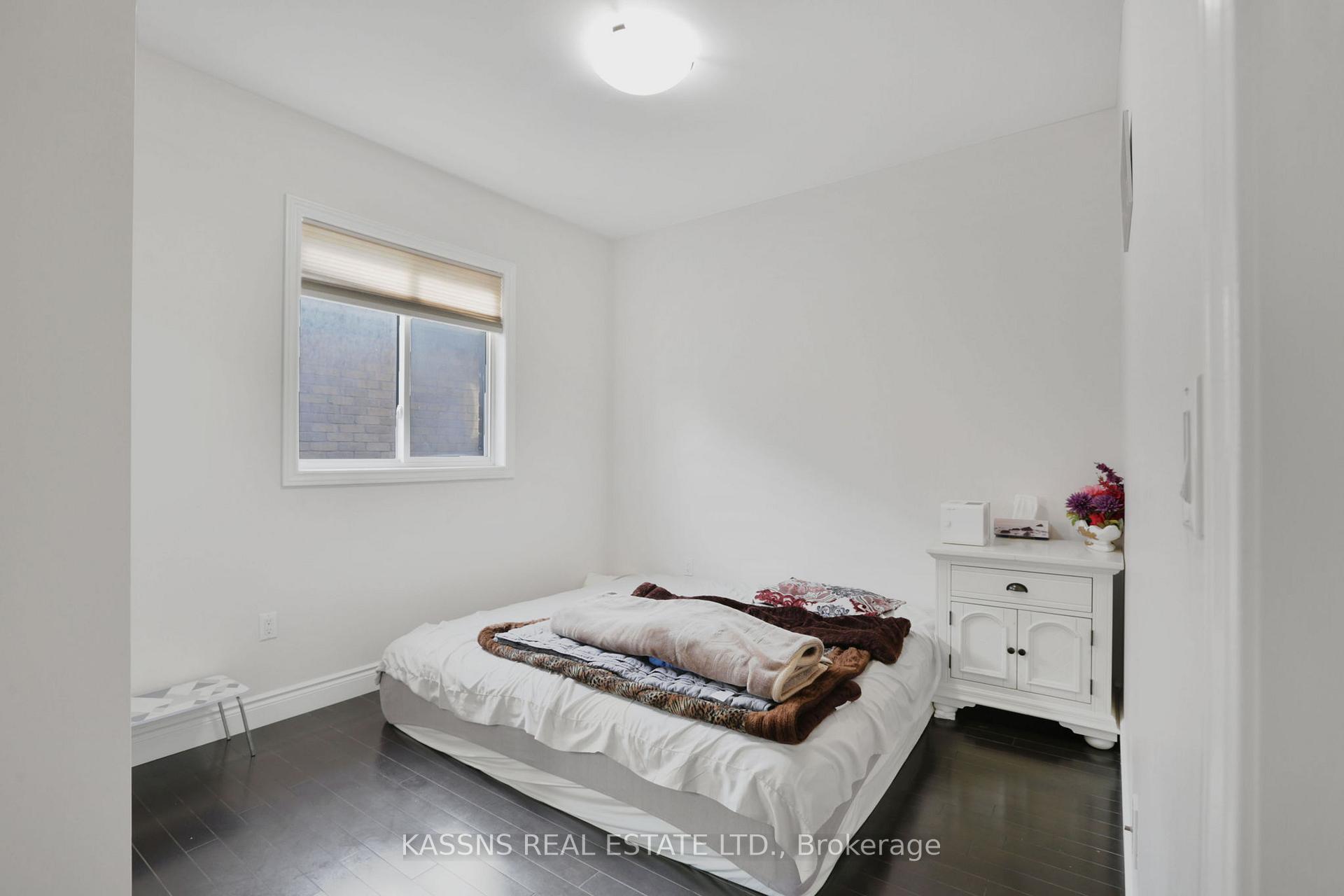 Photo 17 of 217 Branton Crescent, Lakeshore — HOMEH