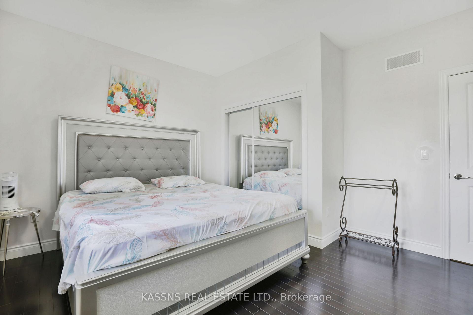 Photo 8 of 217 Branton Crescent, Lakeshore — HOMEH
