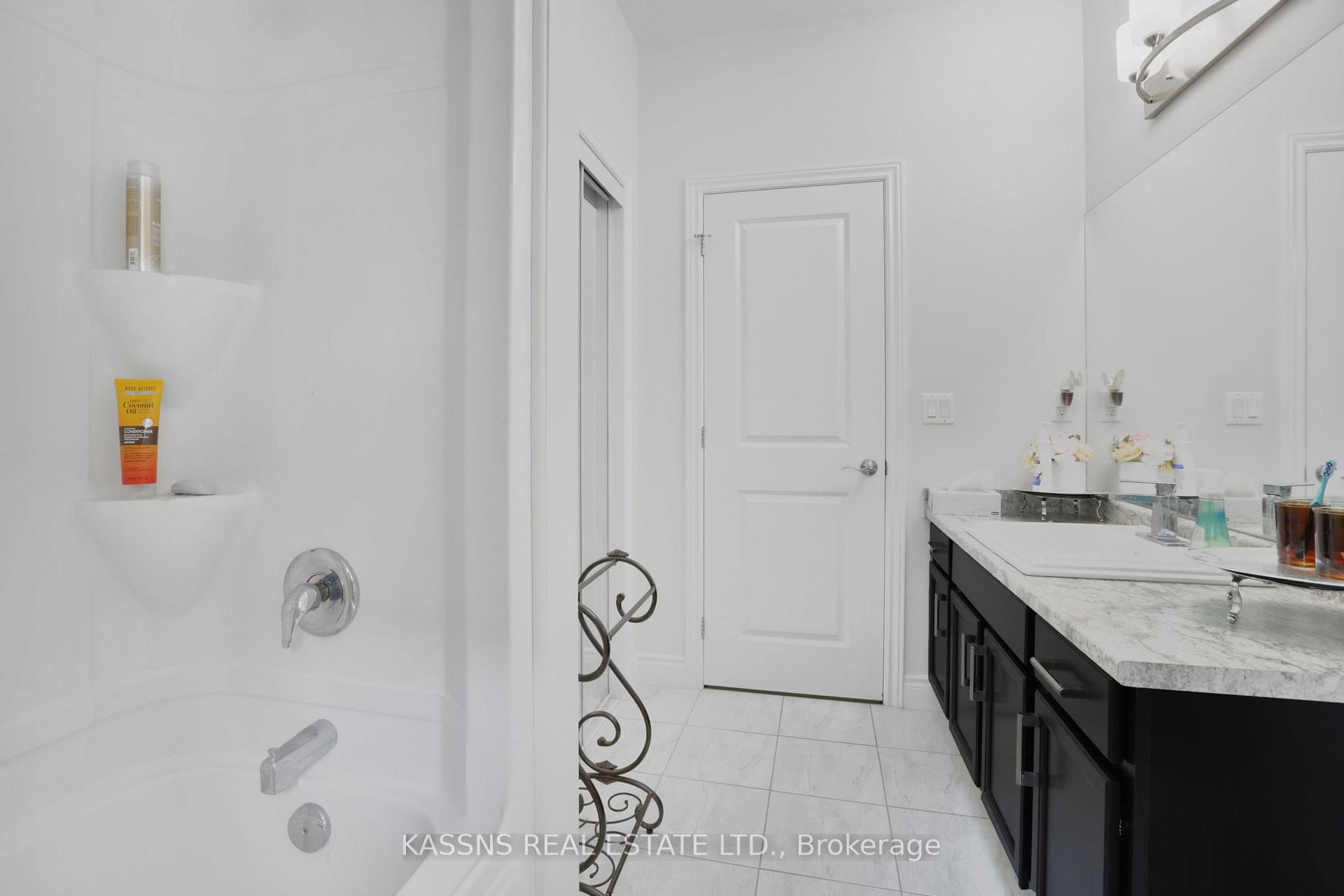 Photo 6 of 217 Branton Crescent, Lakeshore — HOMEH