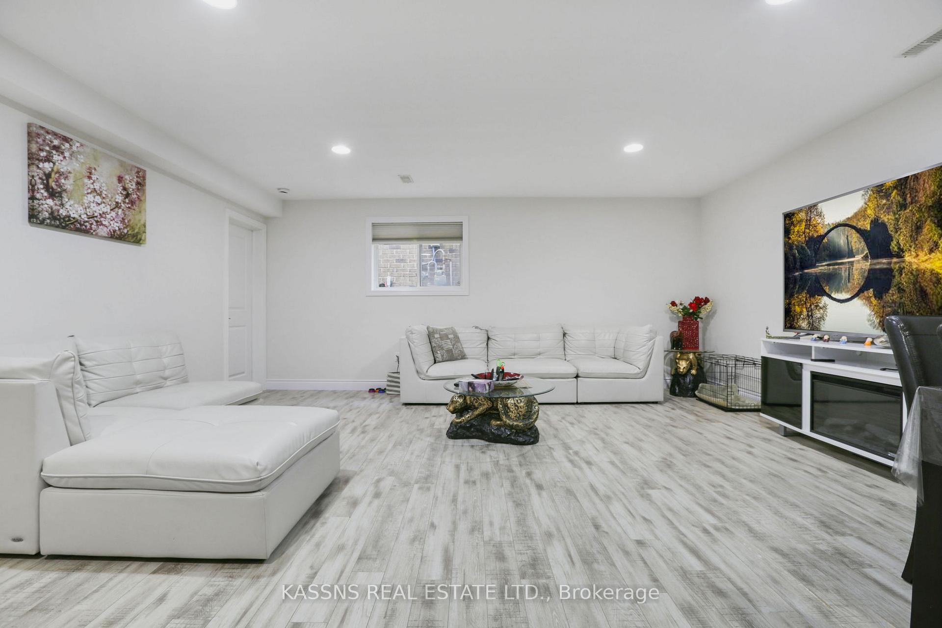Photo 10 of 217 Branton Crescent, Lakeshore — HOMEH