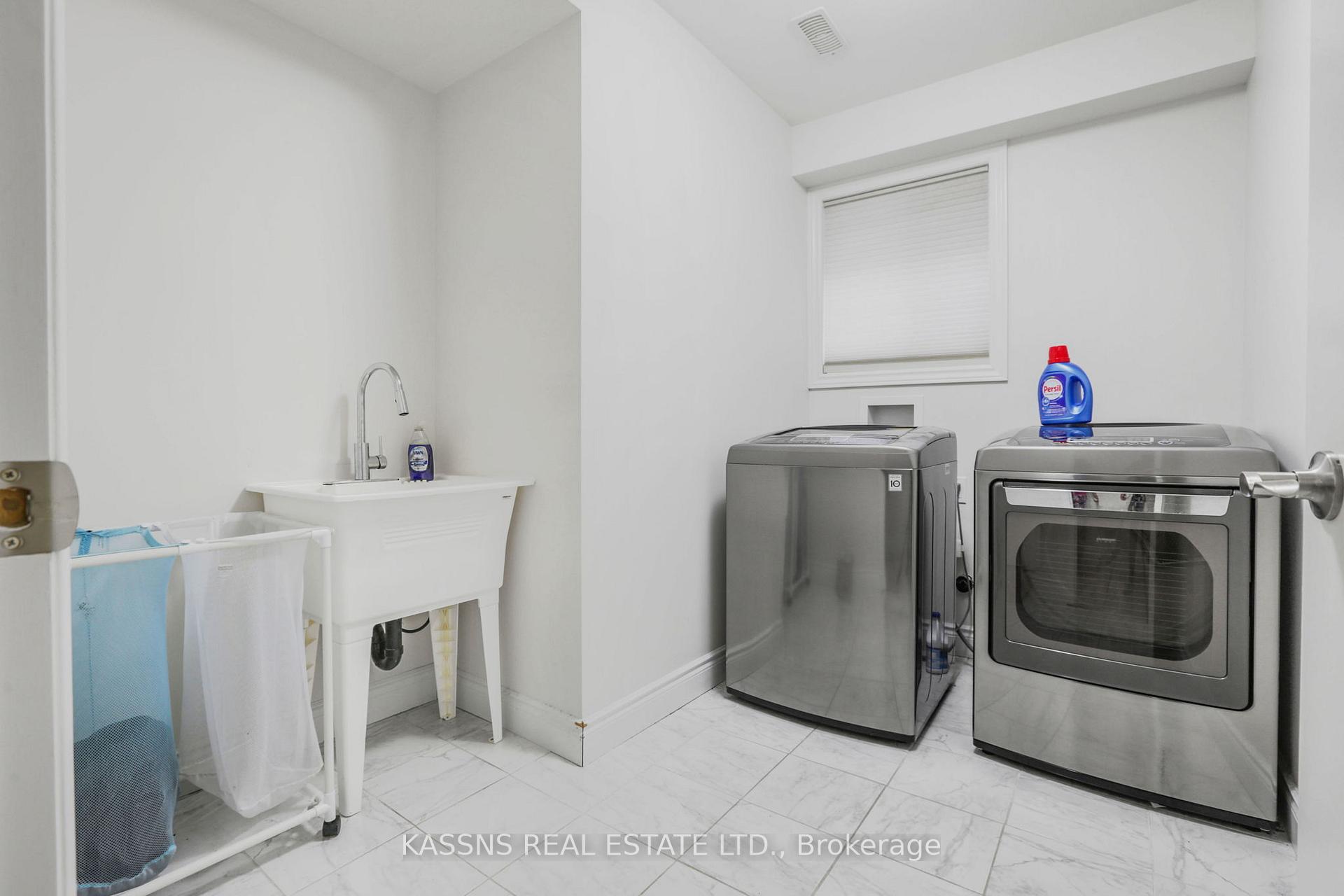 Photo 14 of 217 Branton Crescent, Lakeshore — HOMEH
