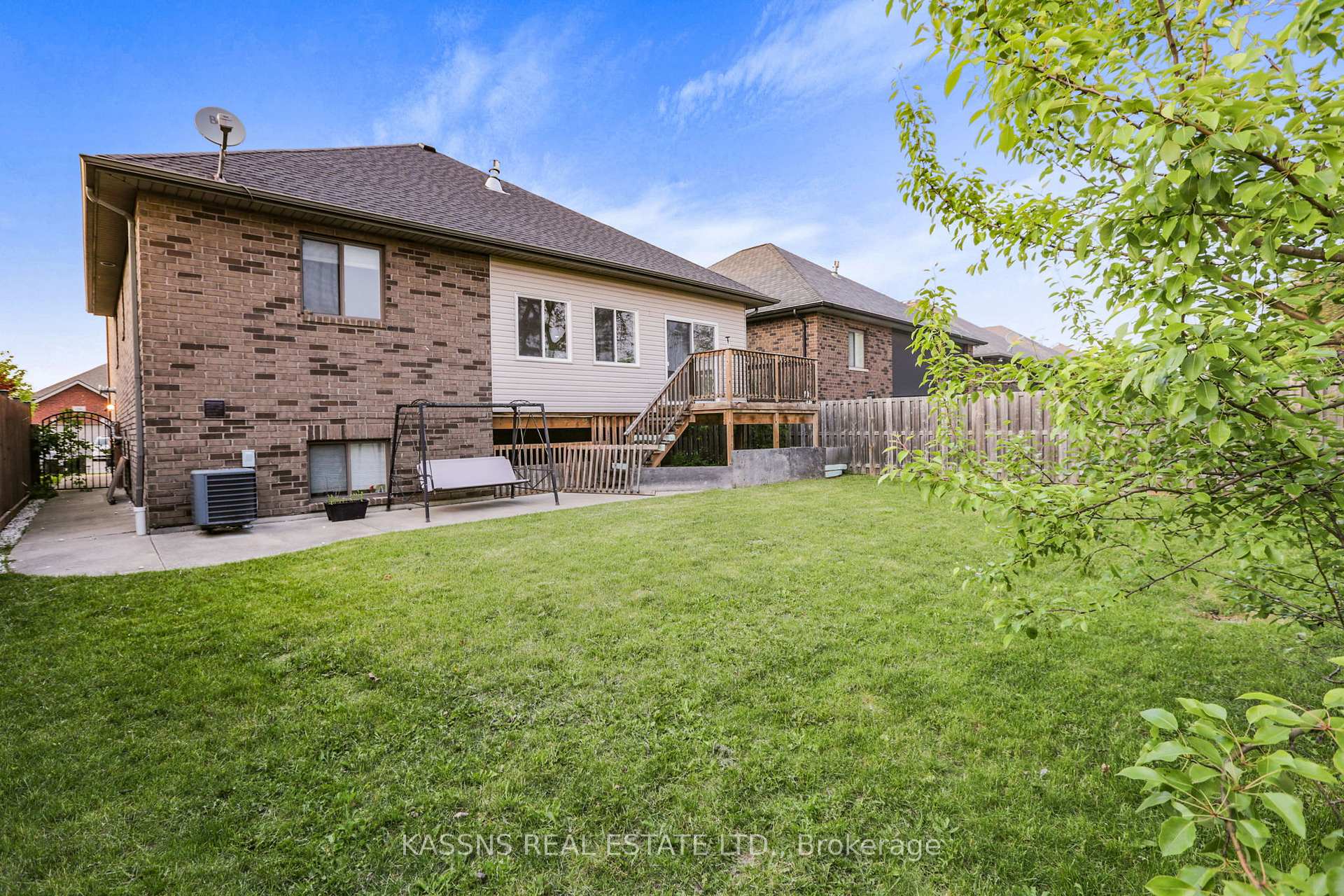 Photo 43 of 217 Branton Crescent, Lakeshore — HOMEH