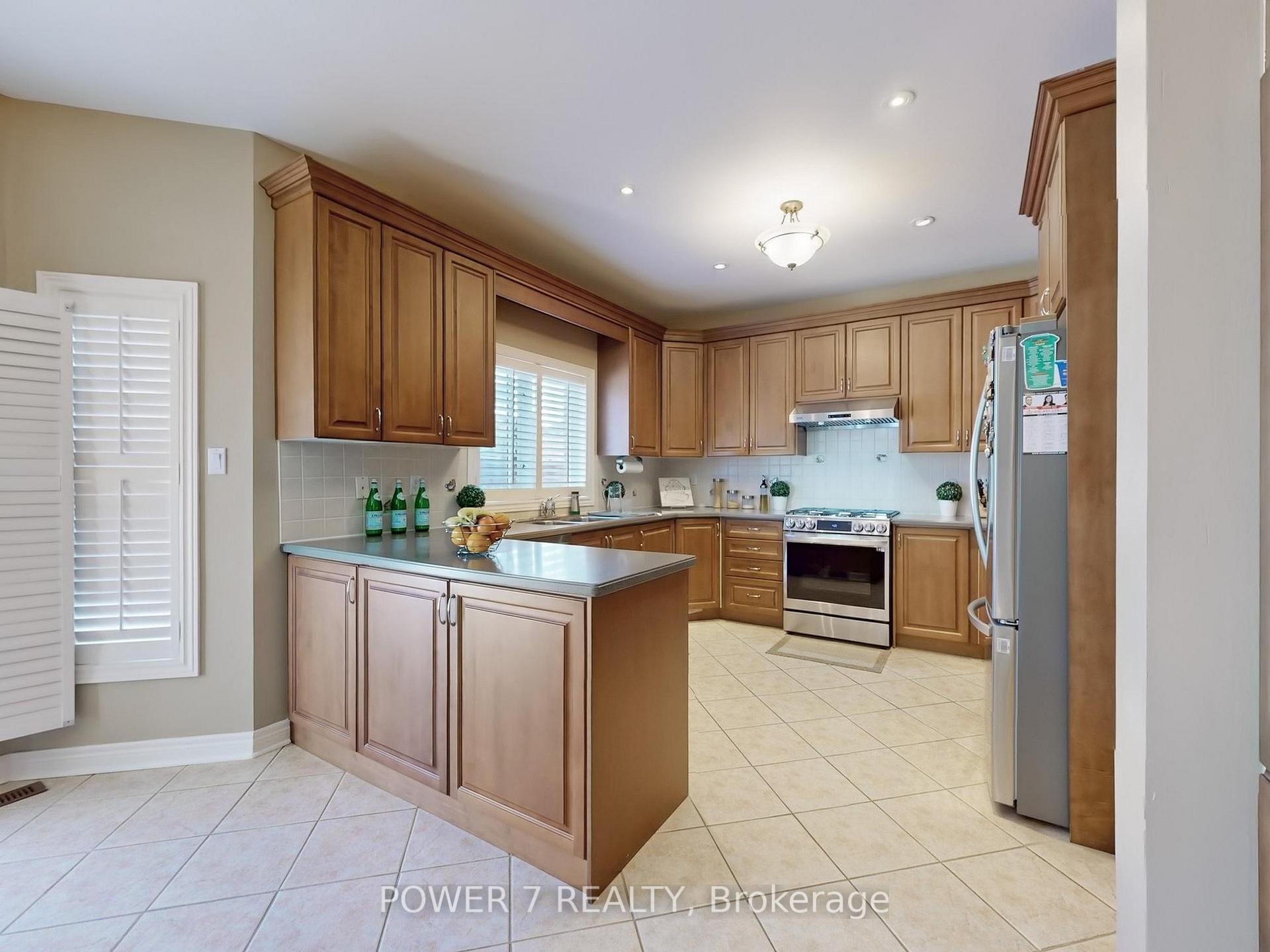 Photo 9 of 123 Macrill Road, Markham, Cachet — HOMEH