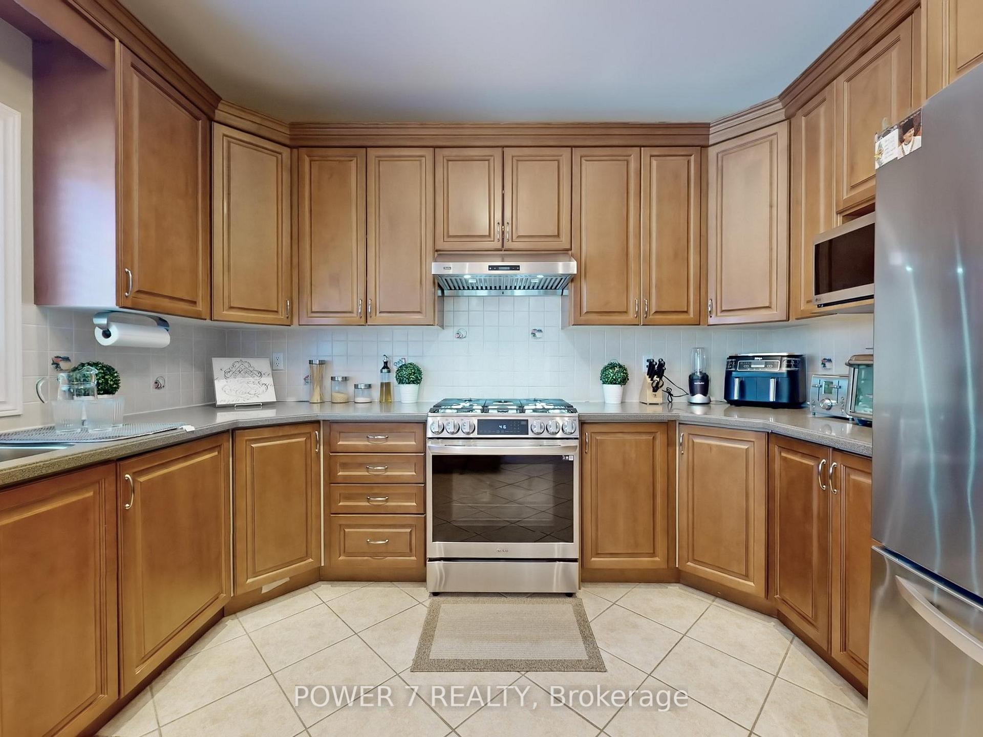 Photo 19 of 123 Macrill Road, Markham, Cachet — HOMEH