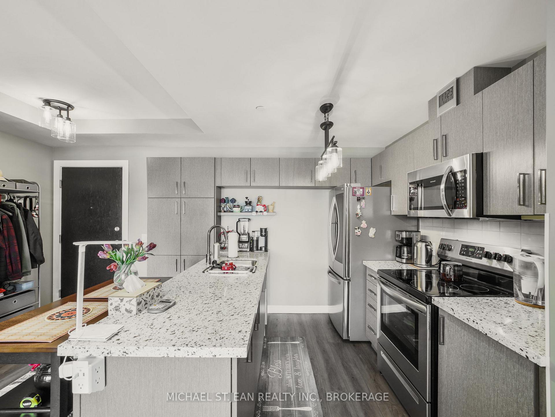 Photo 17 of Unit 304, 2750 King Street E, Hamilton, Greenford — HOMEH