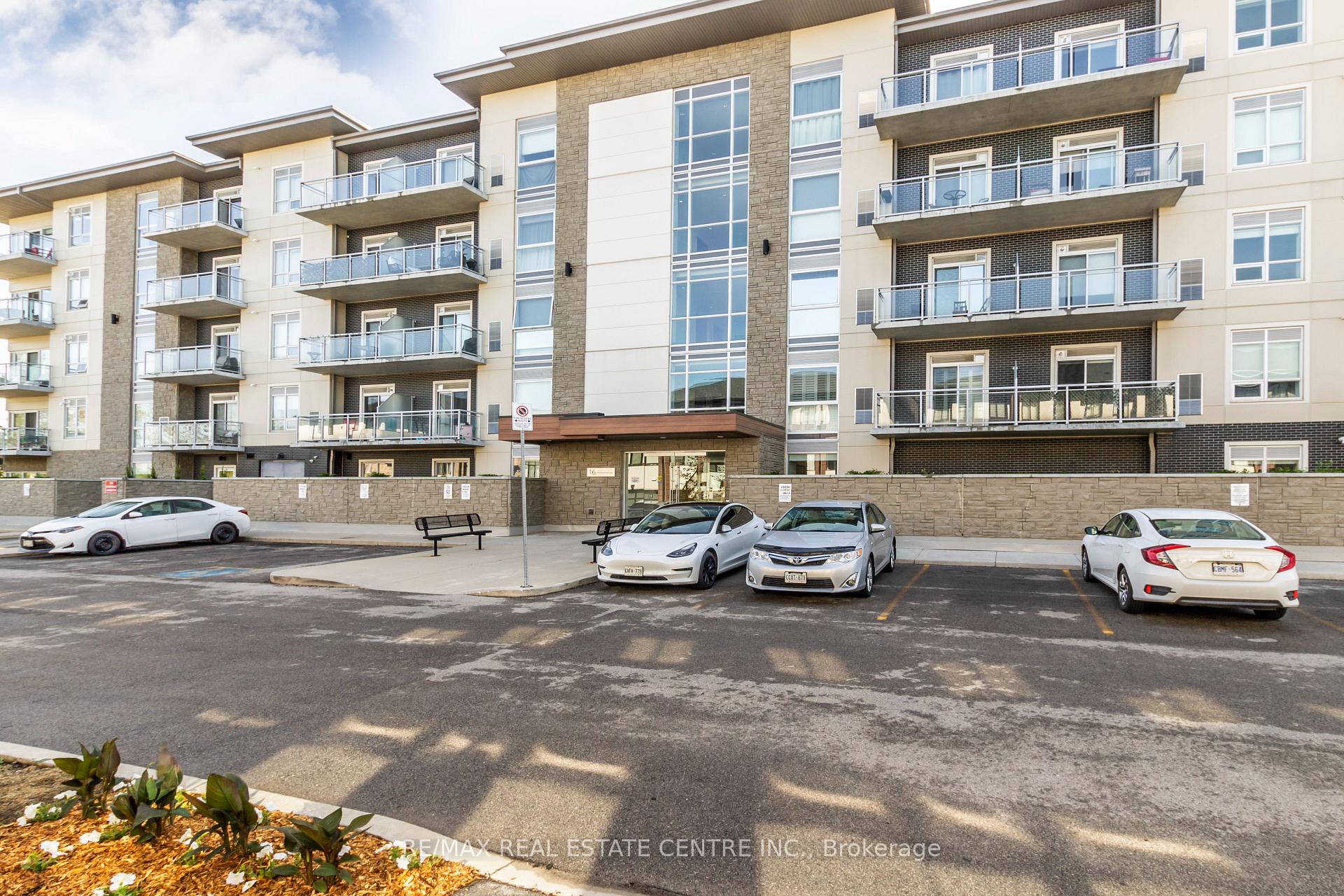 Front of Unit 213, 16 Markle Crescent