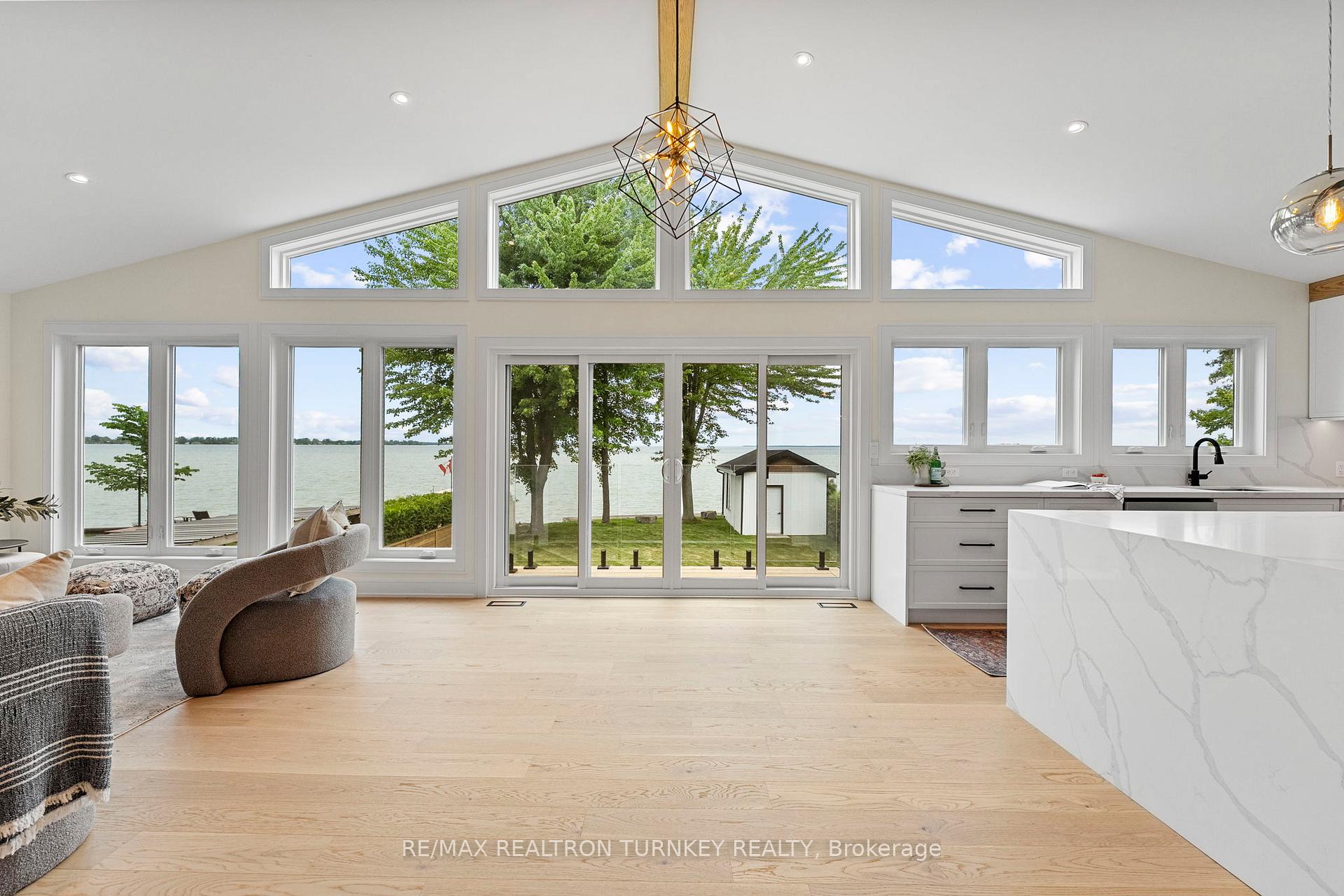 Photo 1 of 156 Holmes Point Road, Georgina, Pefferlaw — HOMEH