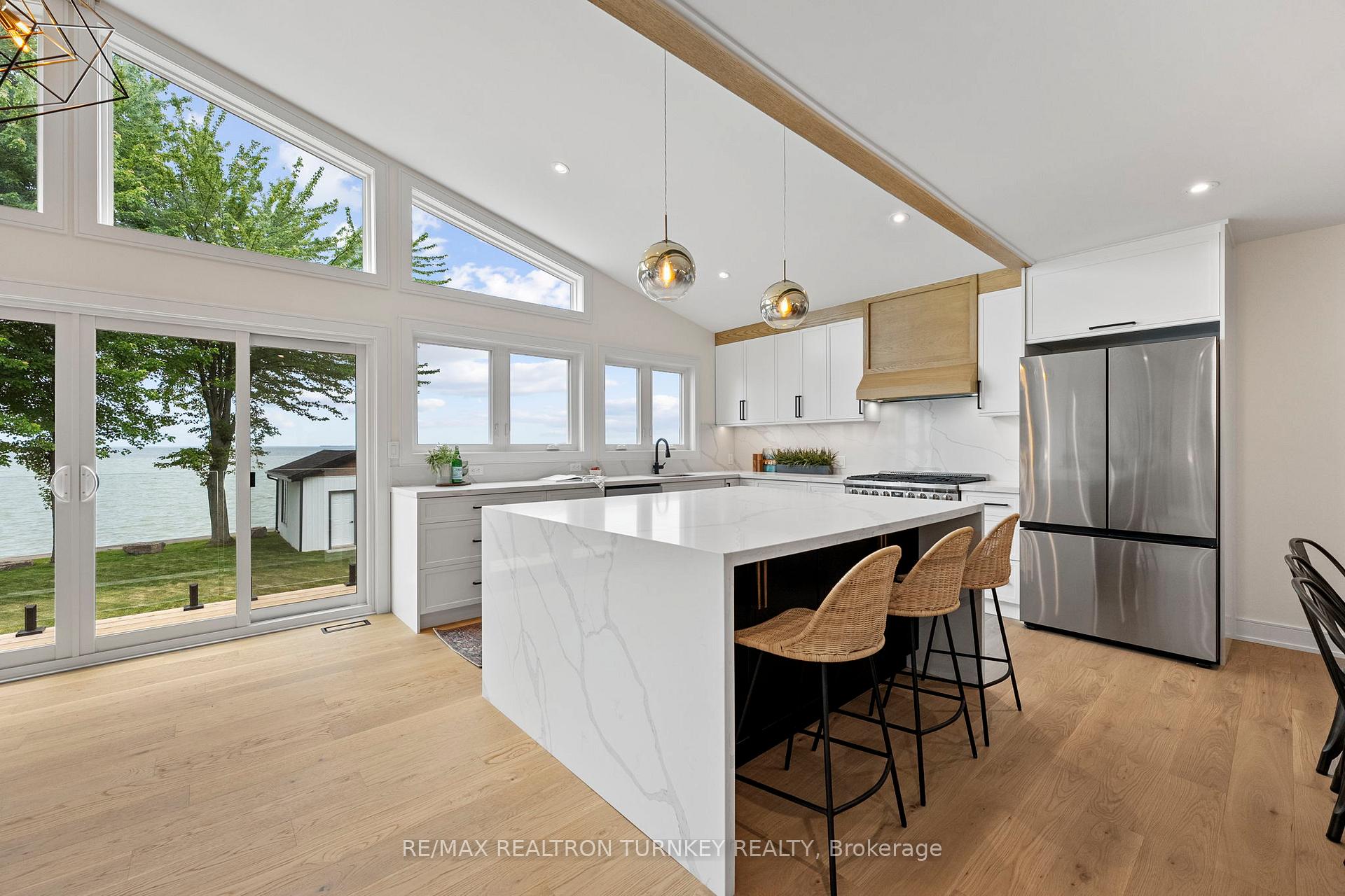 Photo 11 of 156 Holmes Point Road, Georgina, Pefferlaw — HOMEH