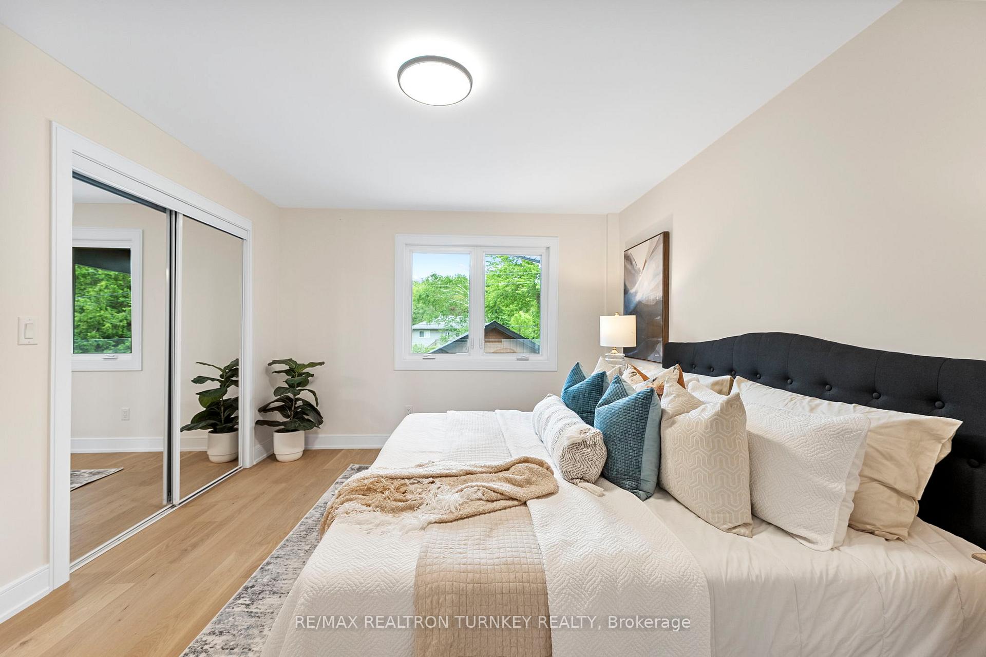 Photo 18 of 156 Holmes Point Road, Georgina, Pefferlaw — HOMEH