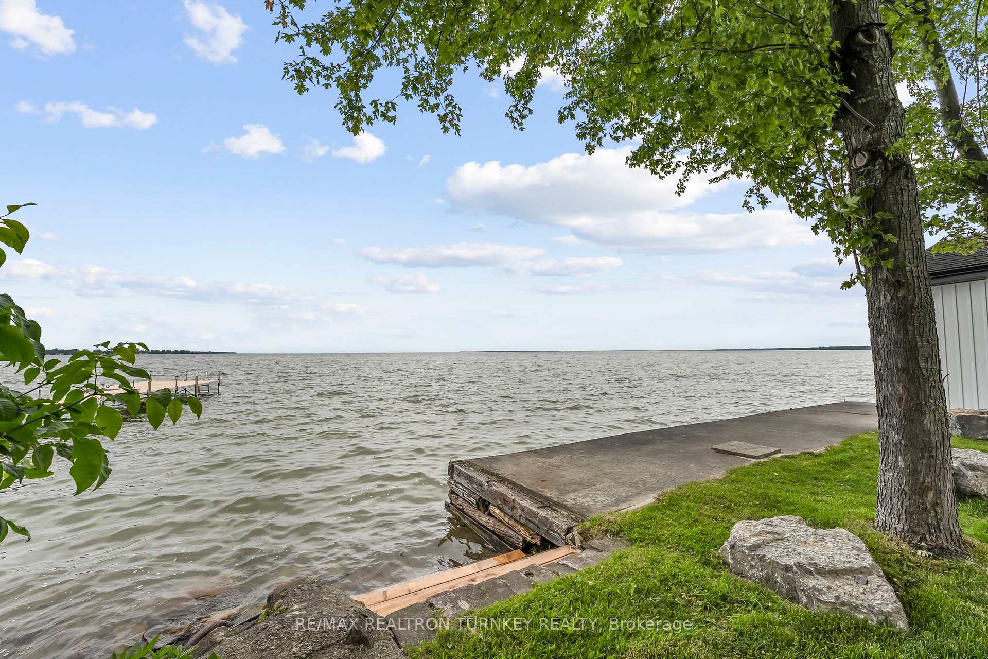 Photo 34 of 156 Holmes Point Road, Georgina, Pefferlaw — HOMEH