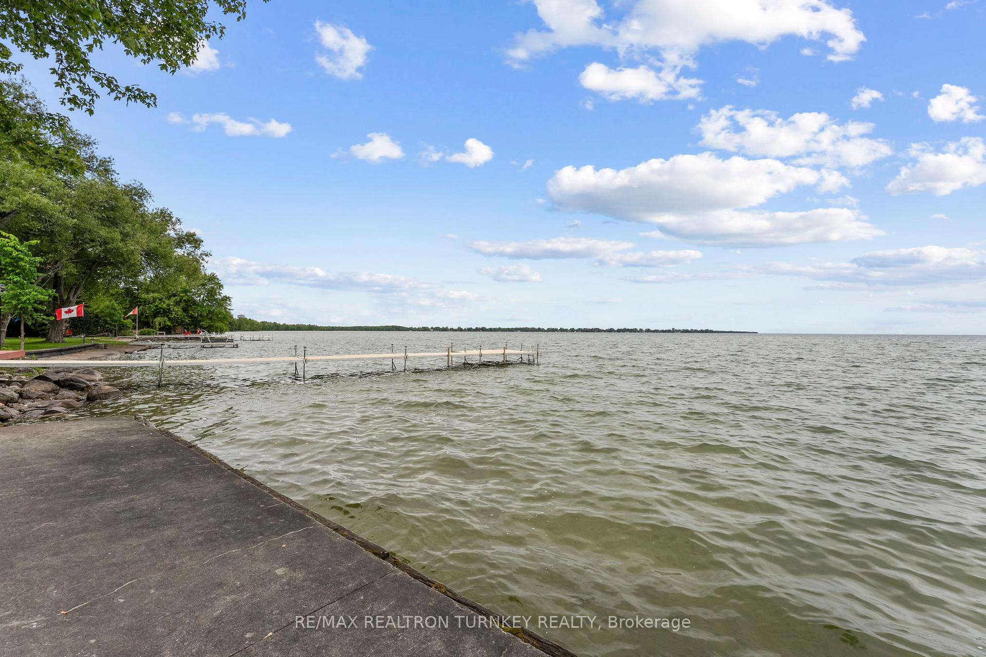 Photo 35 of 156 Holmes Point Road, Georgina, Pefferlaw — HOMEH
