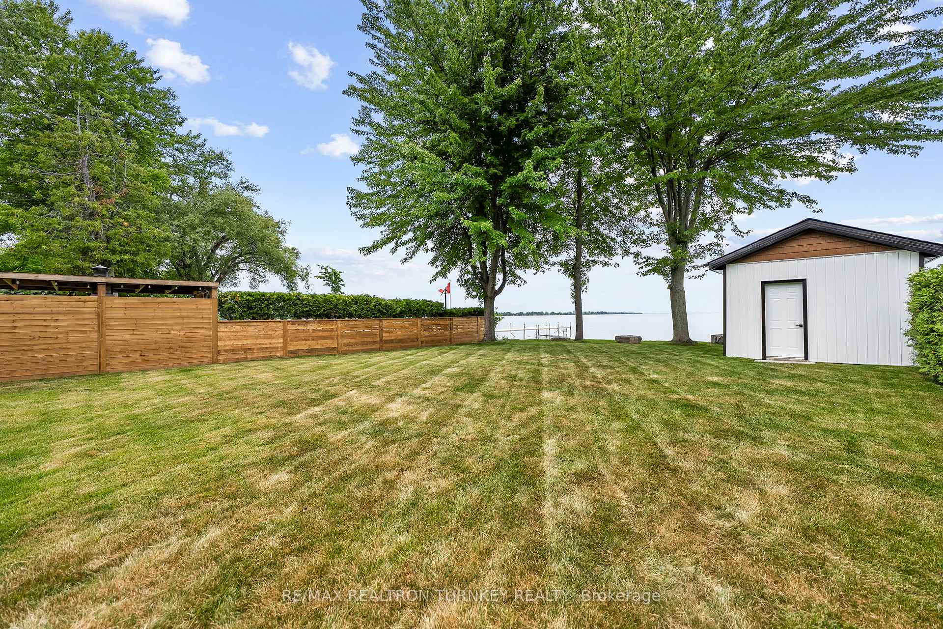 Photo 37 of 156 Holmes Point Road, Georgina, Pefferlaw — HOMEH