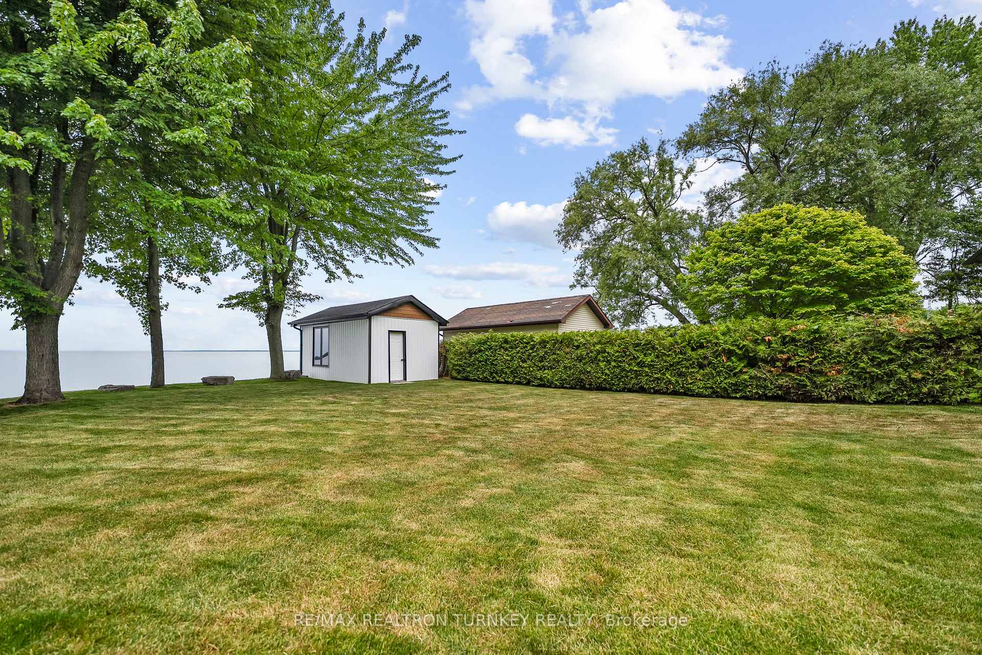 Photo 38 of 156 Holmes Point Road, Georgina, Pefferlaw — HOMEH