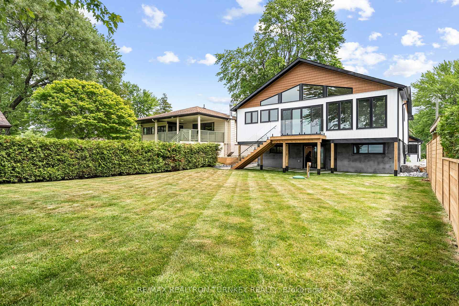 Photo 39 of 156 Holmes Point Road, Georgina, Pefferlaw — HOMEH